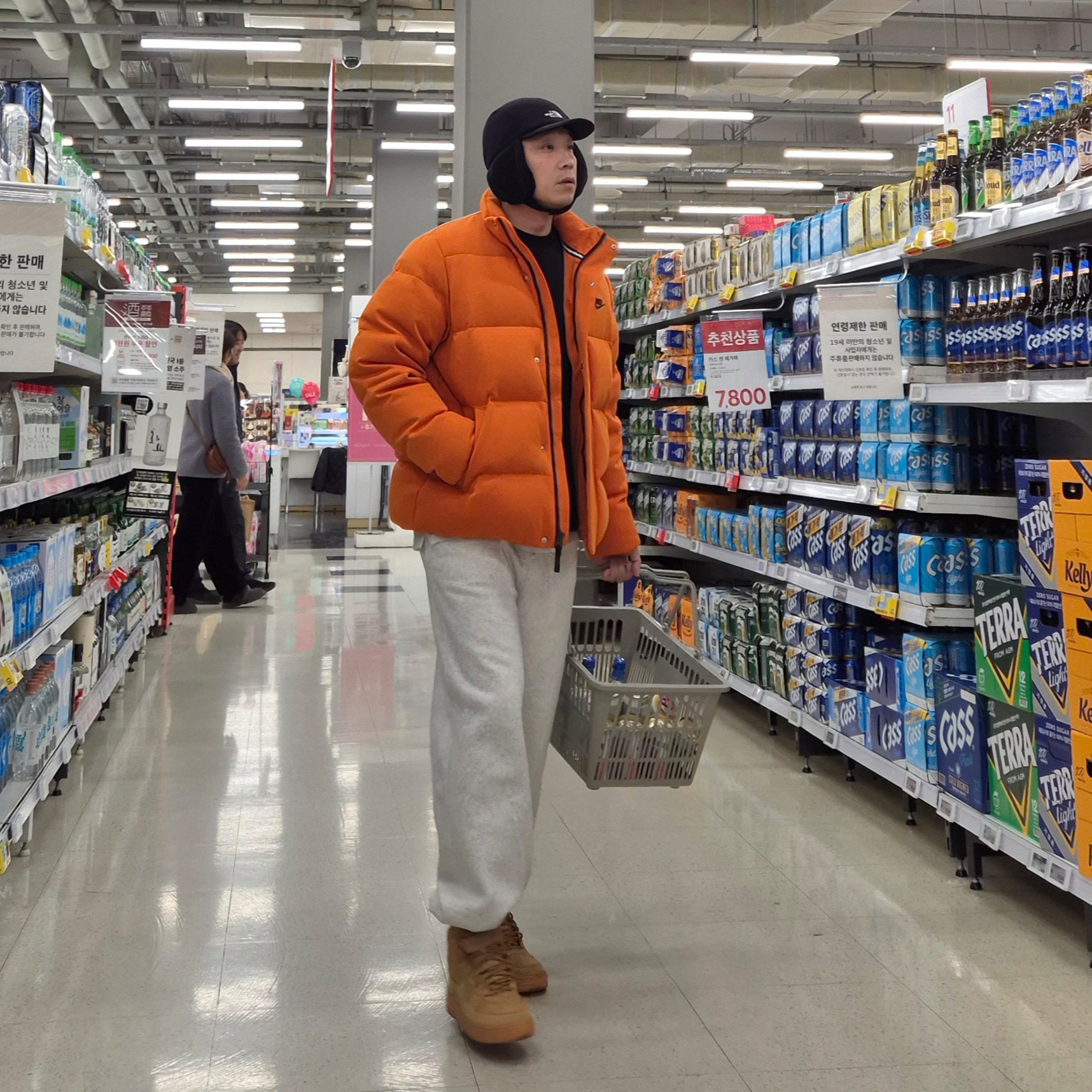 Nike Air Force 1 High '07 LV8 WB Flax, Nike NSW Tech Oversized Puffer Jacket Campfire Orange - Asia 착용 스타일 - 2