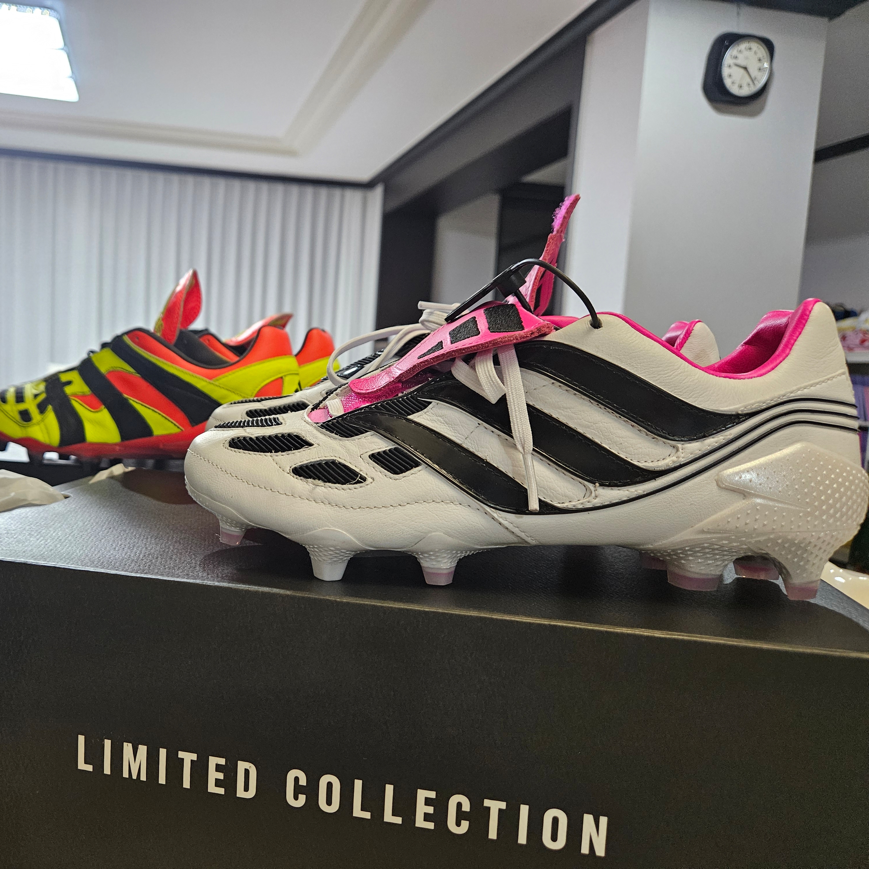 Adidas Predator Precision FG Cloud White Shock Pink 착용 스타일