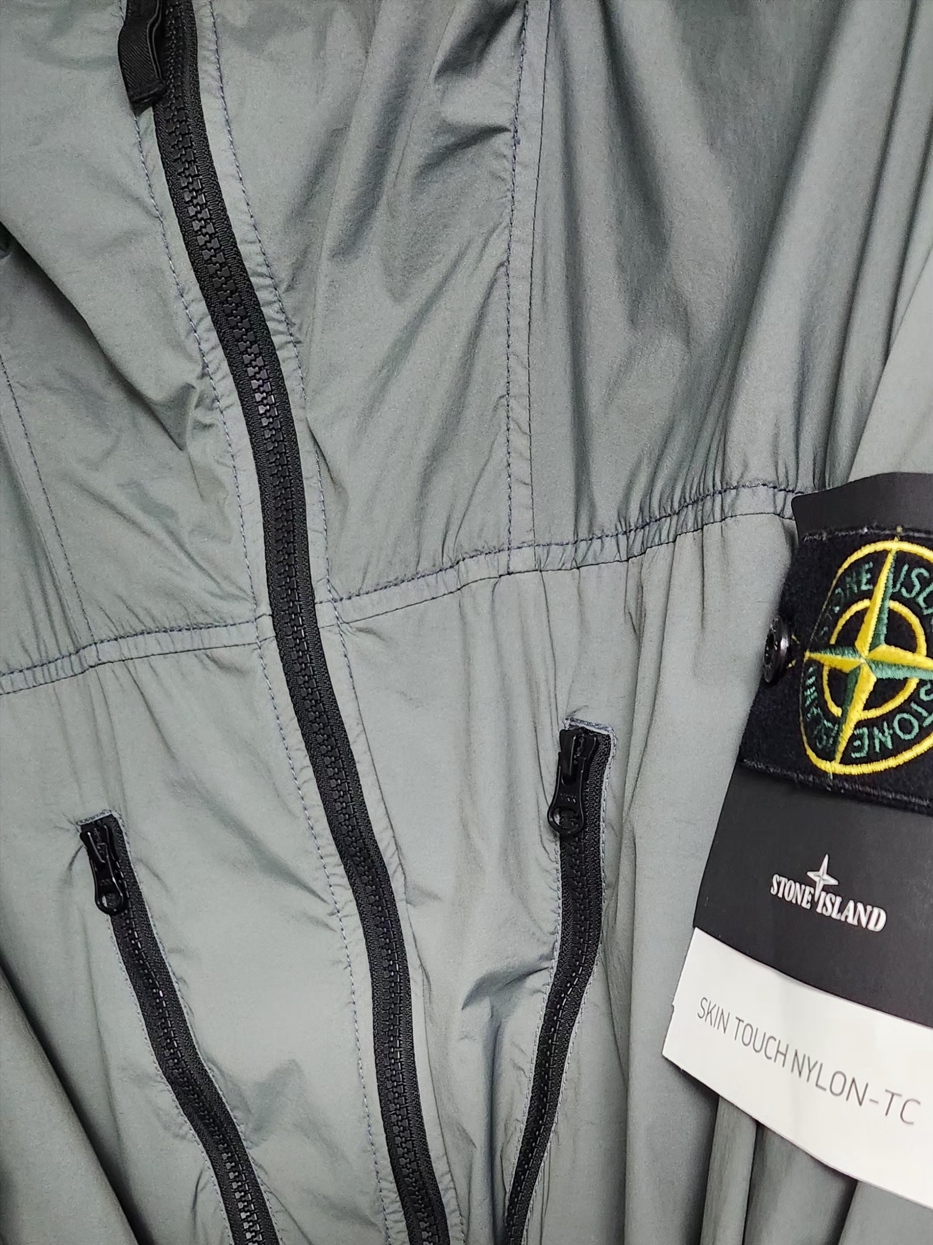 Stone Island 40425 Packable Skin Touch Nylon-TC Hooded Jacket Musk Green - 24SS 착용 스타일