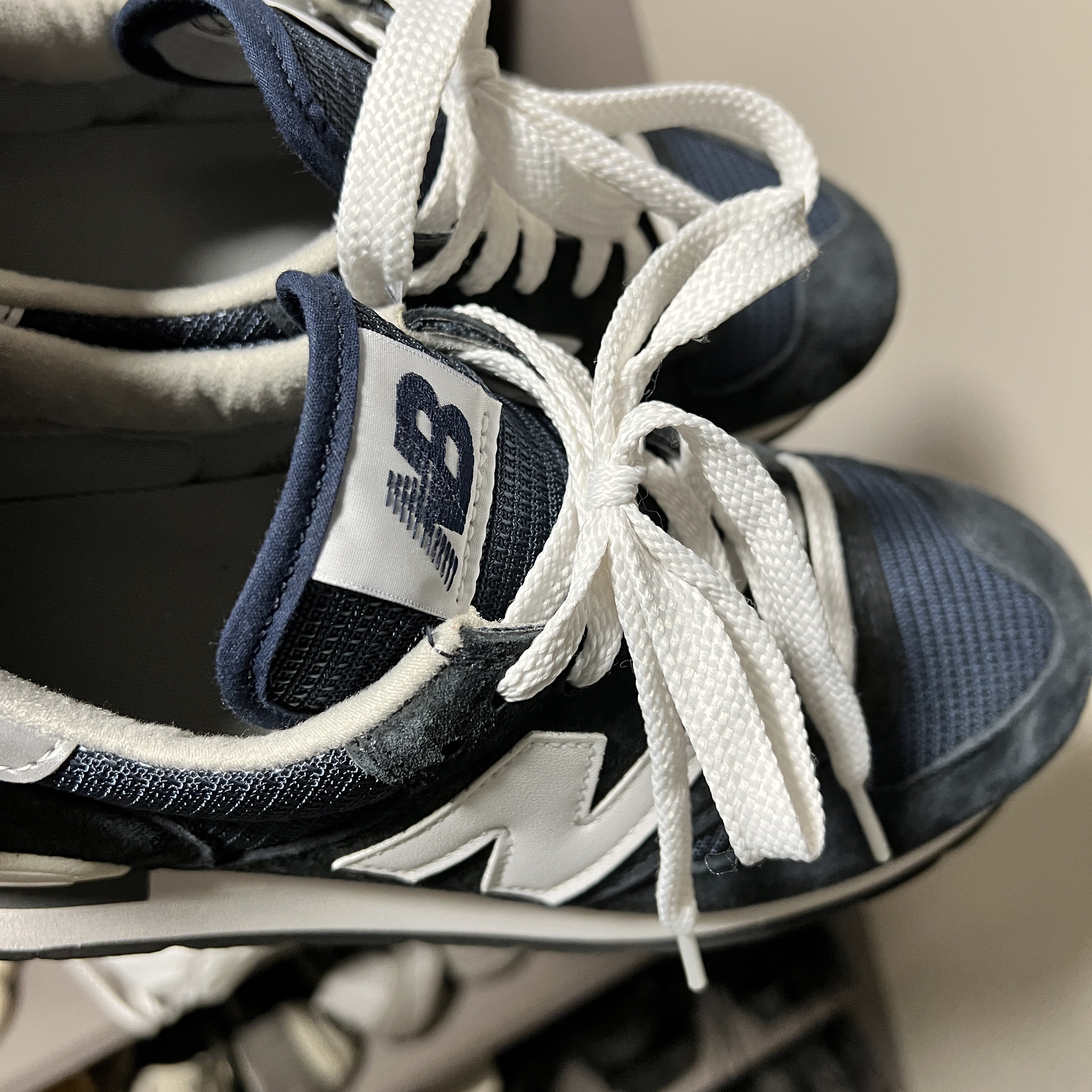 New Balance 990v1 Made in USA Navy 착용 스타일