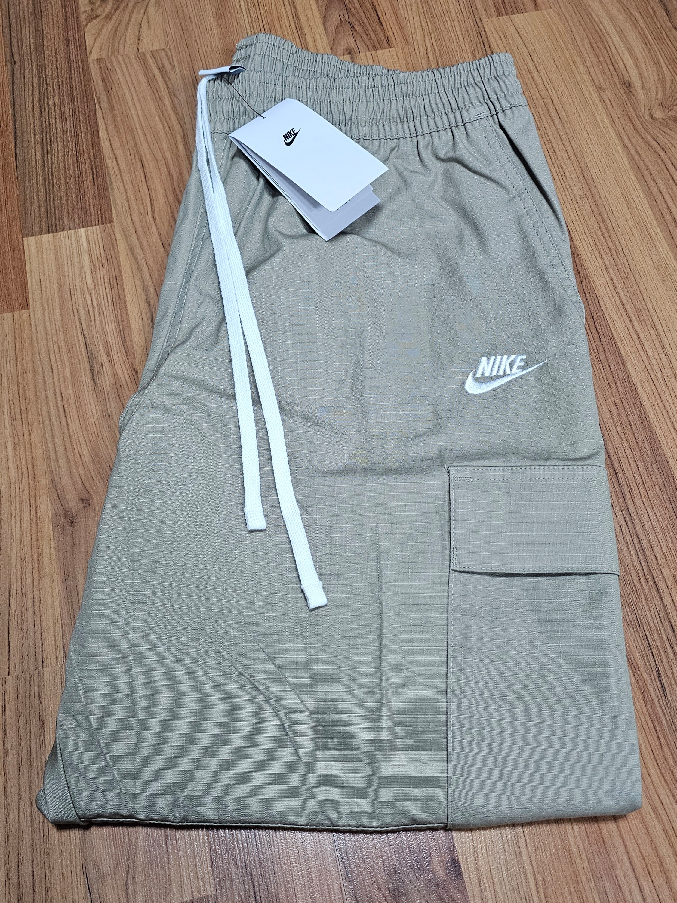 Nike Club Woven Cargo Trousers Khaki - Asia 착용 스타일 - 2