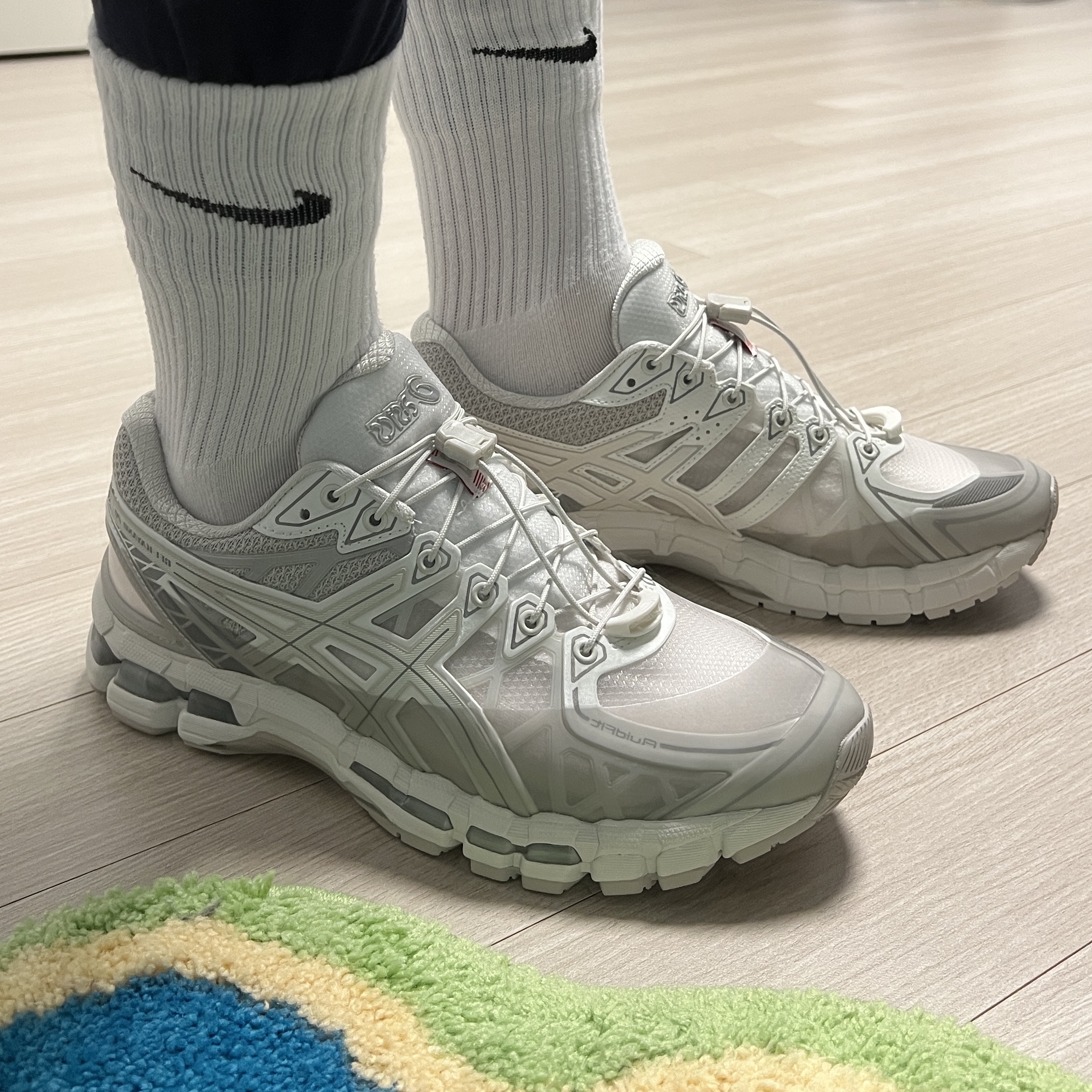 Asics x Unaffected Gel-Kayano 20 Cream Lake Grey 착용 스타일 - 1