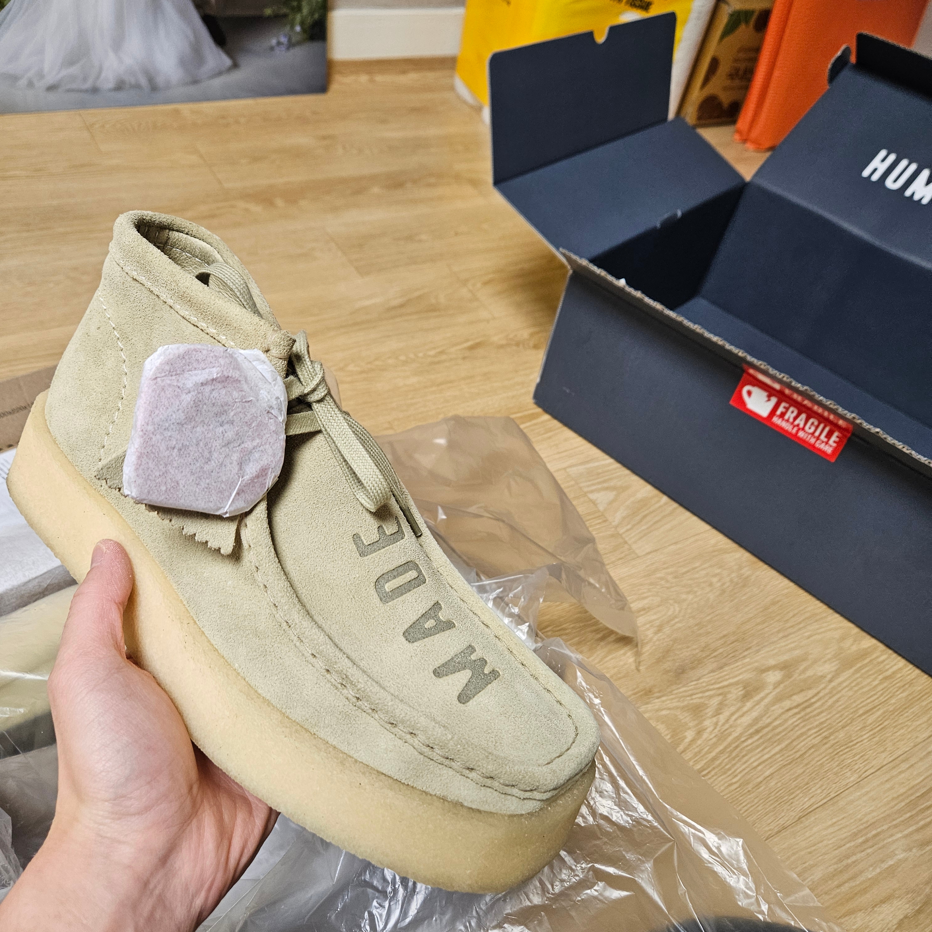 Clarks x Human Made Wallabee Made Beige 착용 스타일 - 4
