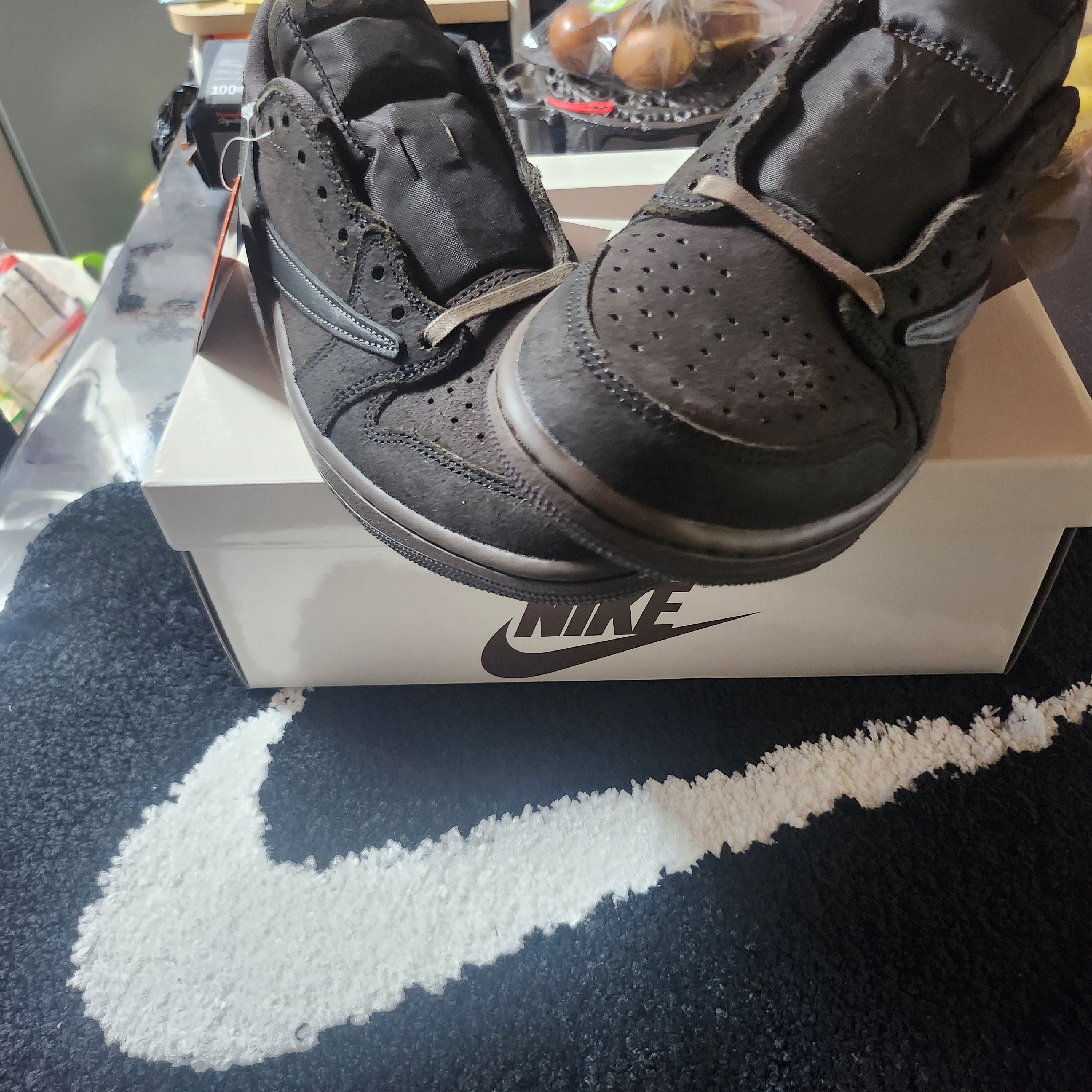 Nike Swoosh Rug Black White 착용 스타일