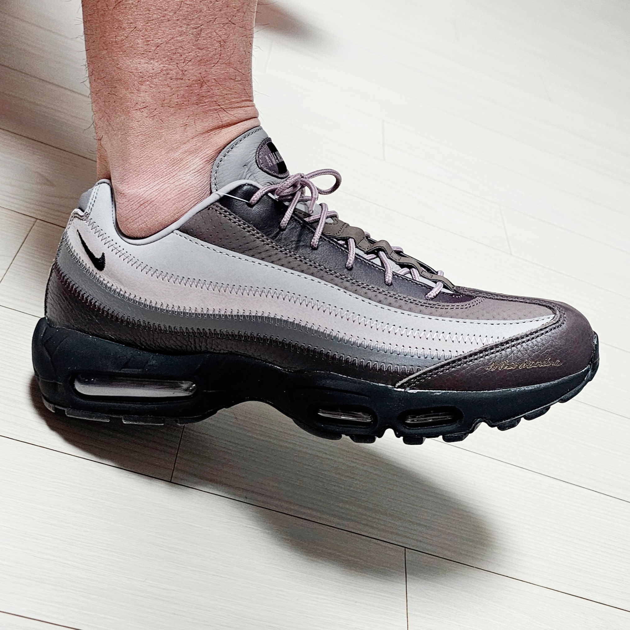 Nike x A Ma Maniere Air Max 95 W.Y.W.S. 착용 스타일
