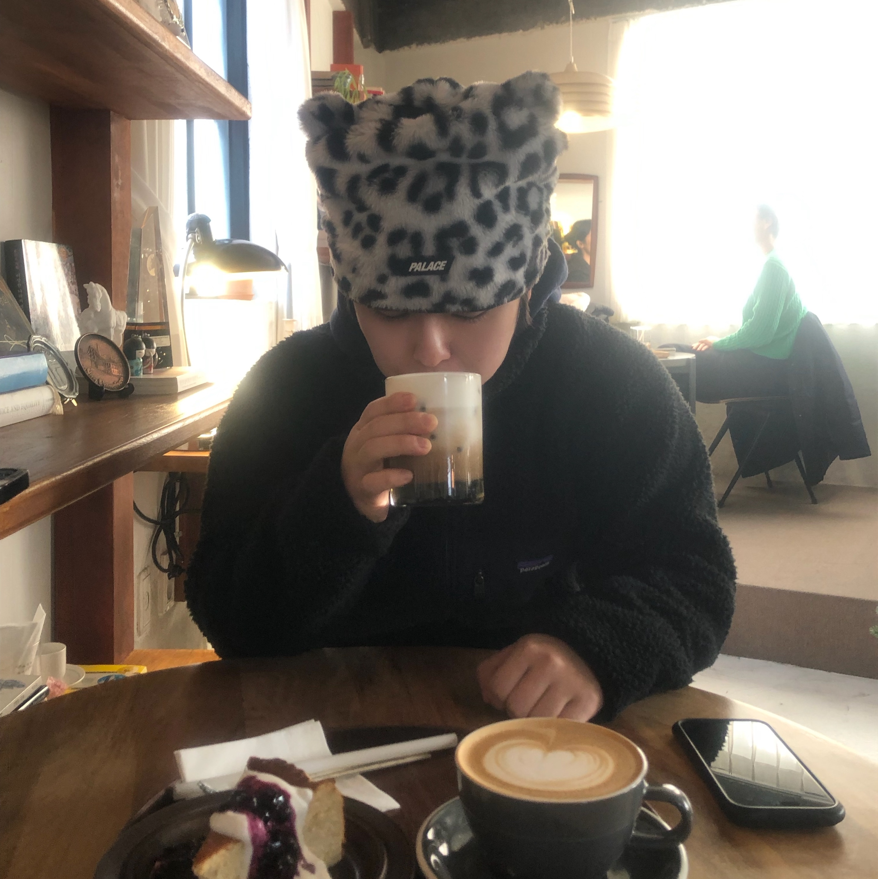 Palace Furry Ears Nein Cuff Beanie Snow Leopard - 24FW 착용 스타일