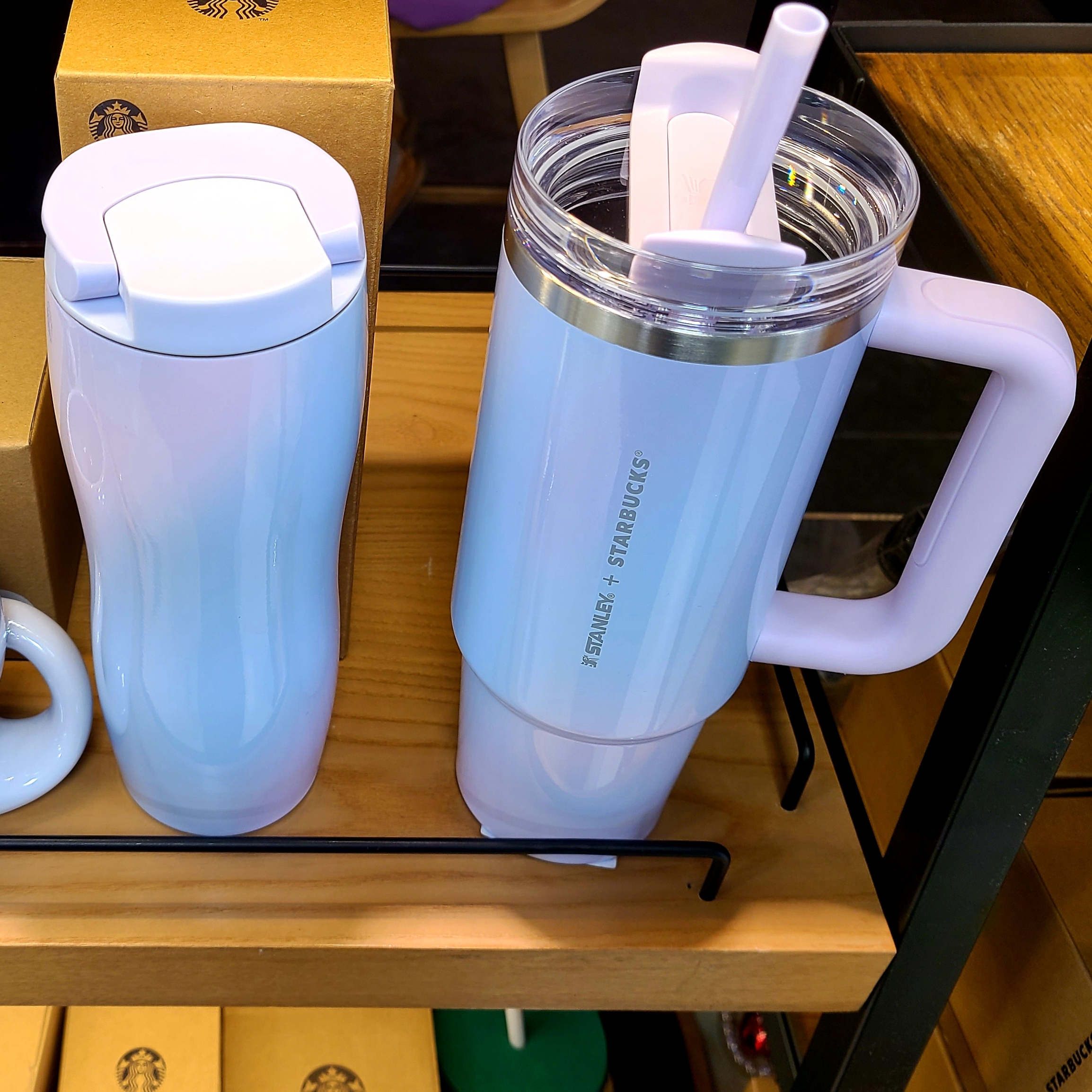 Starbucks SS Dreaming Quencher Tumbler 887ml, Starbucks SS Dreaming Concord Tumbler 591ml 착용 스타일 - 3