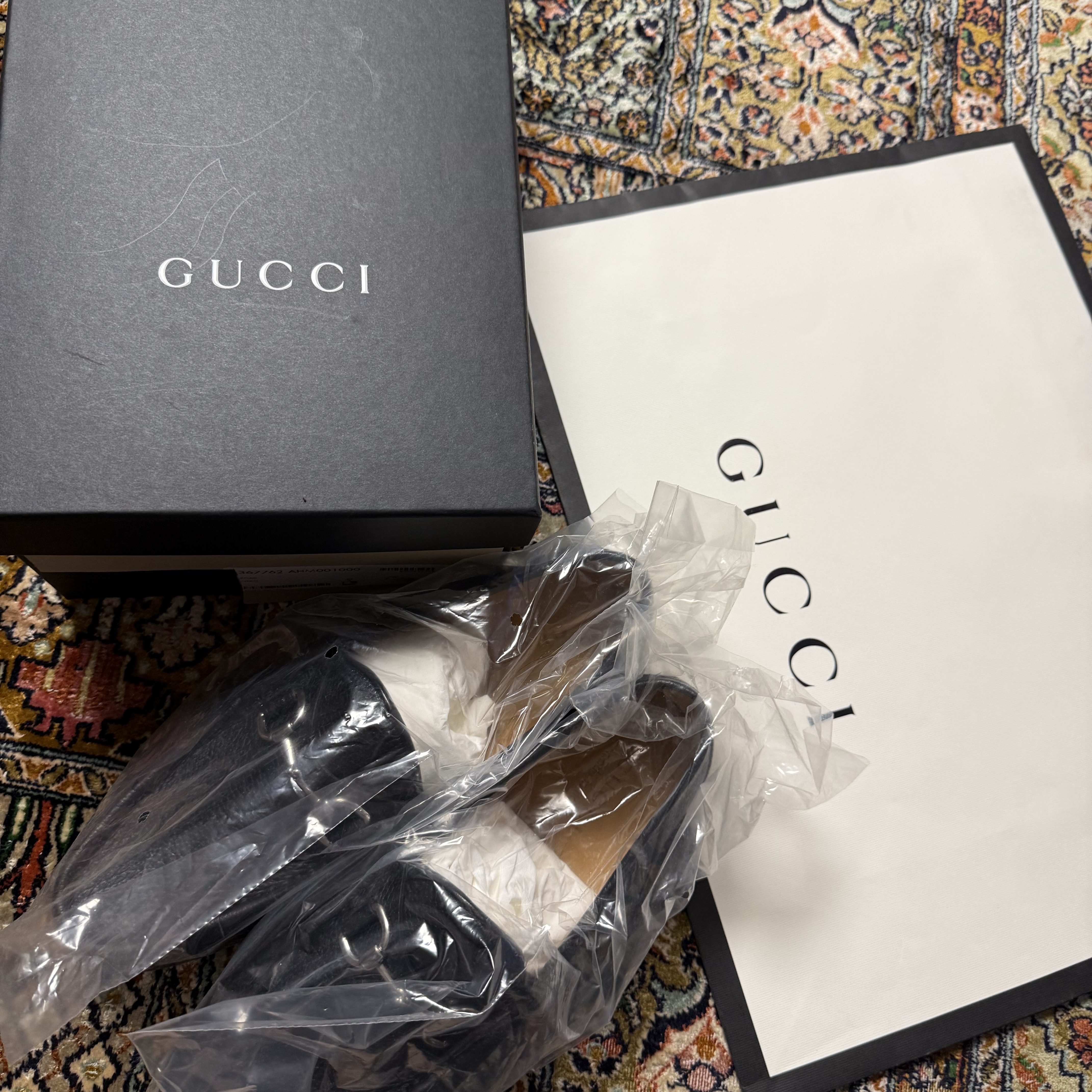 Gucci Horsebit Leather Loafers Black 착용 스타일