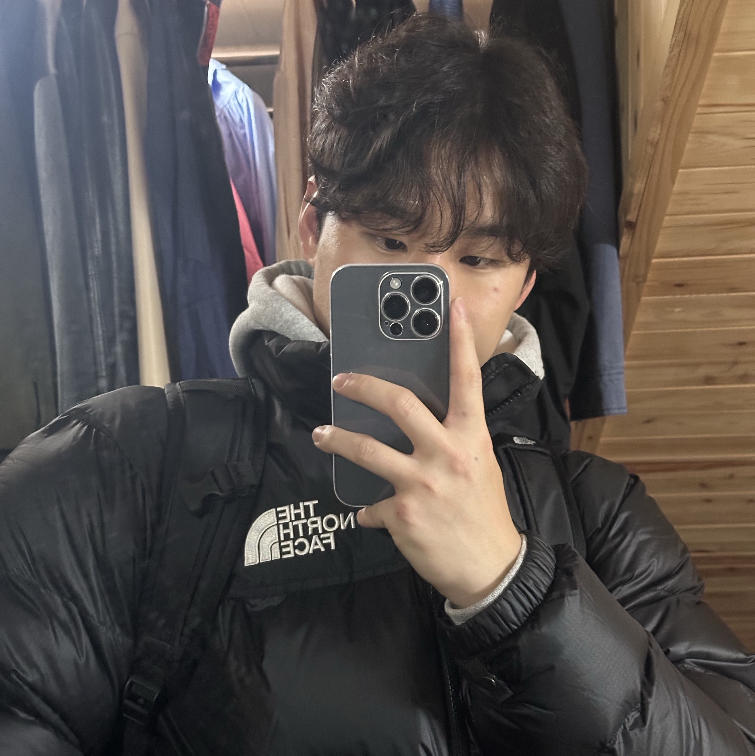 The North Face 1996 Retro Nuptse Down Jacket TNF Black 착용 스타일 - 2