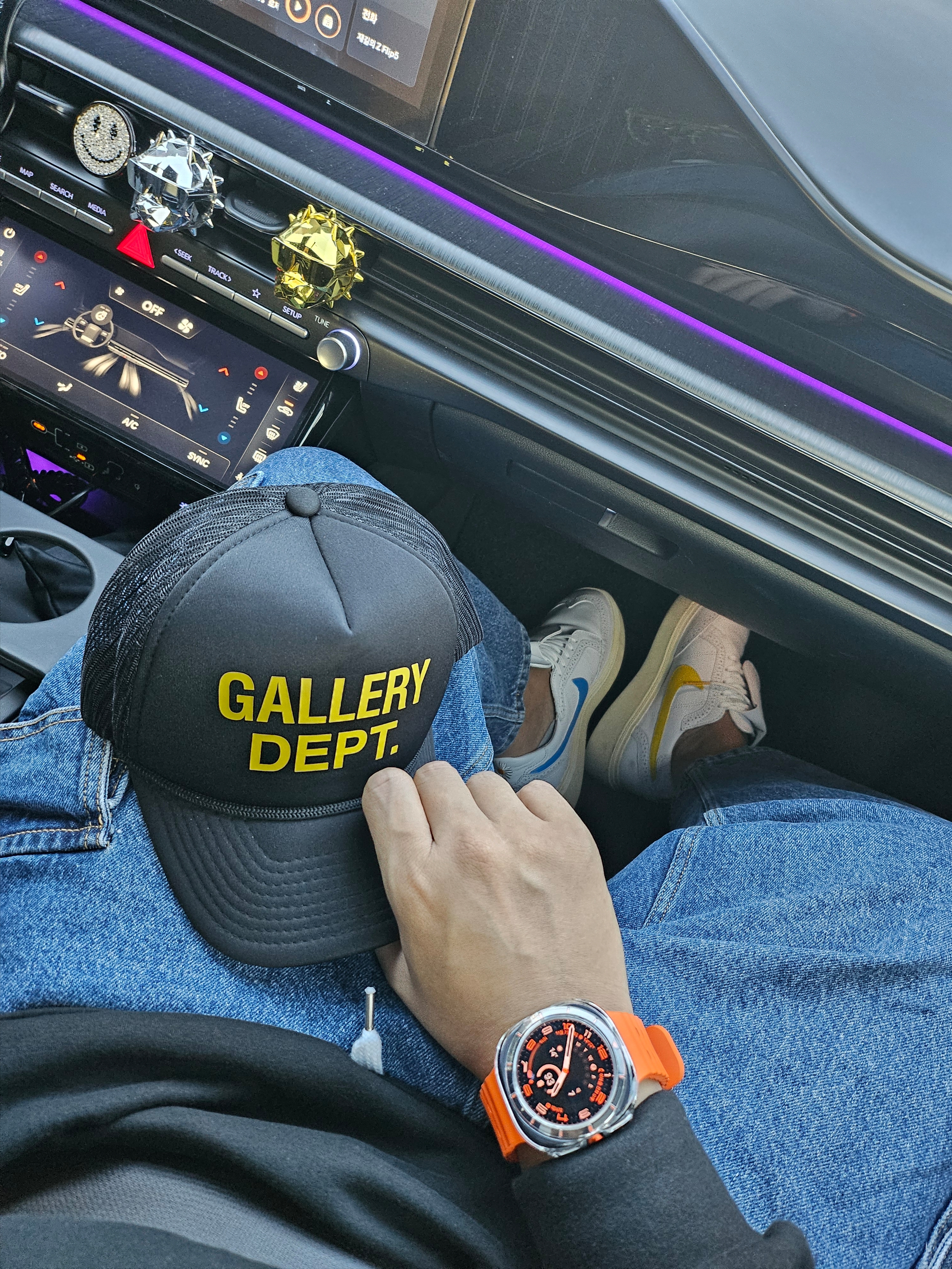 Gallery Dept. GD Trucker Cap Black, Nike x Peaceminusone Kwondo1 White 착용 스타일