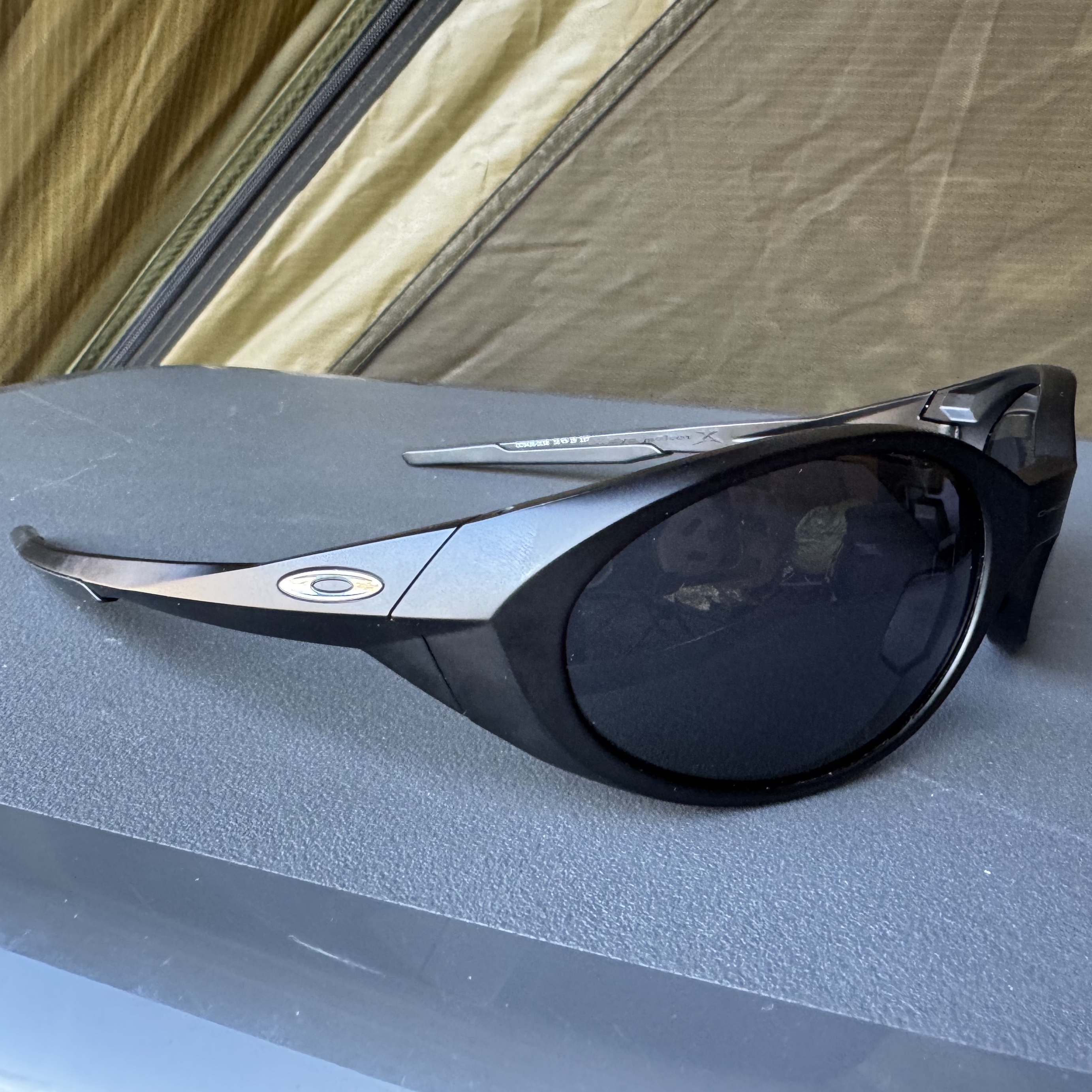 Oakley Eye Jacket Redux Matte Black Frame Prizm Grey Lenses High Bridge Fit 착용 스타일