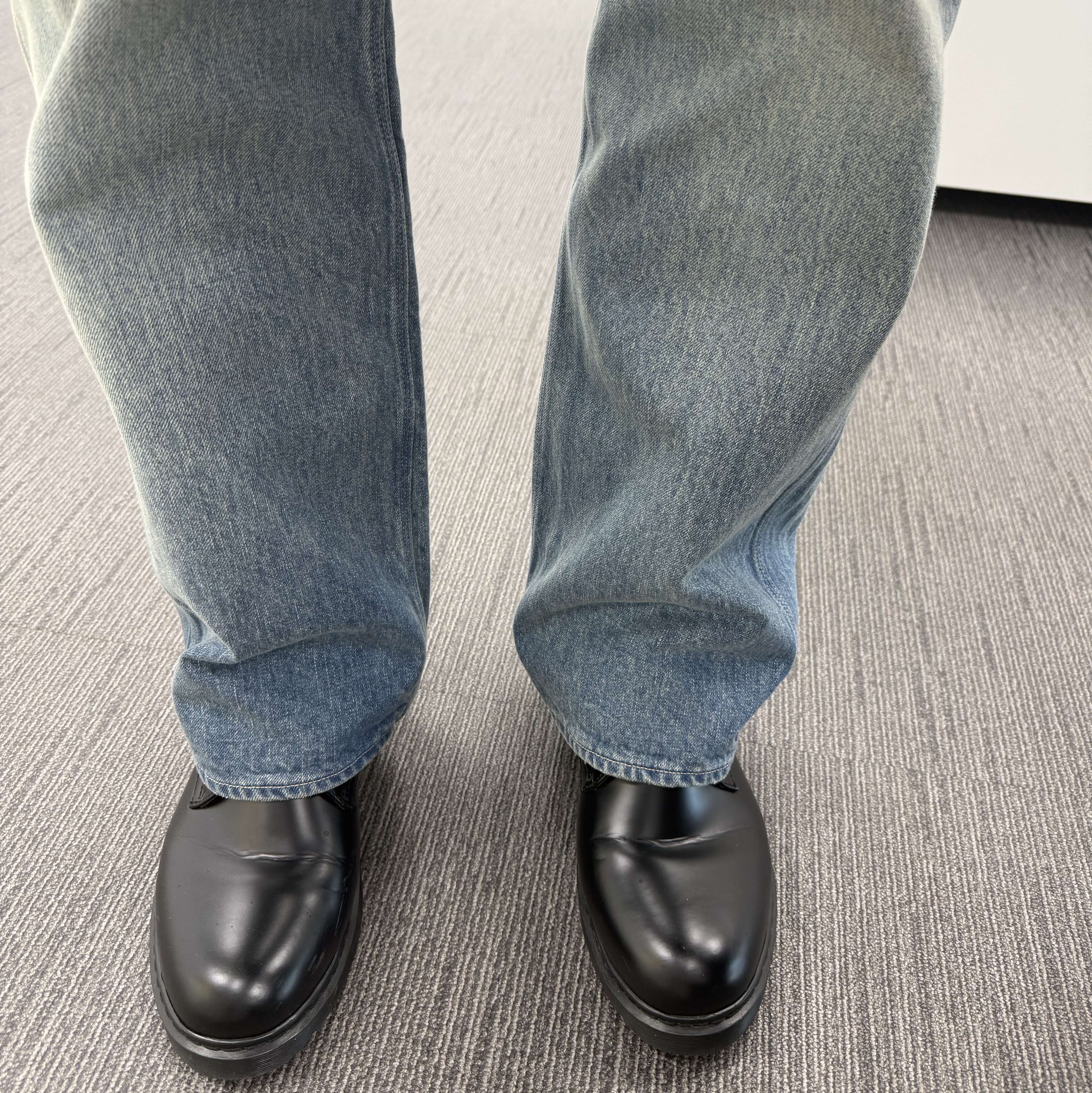 Auralee Selvedge Faded Heavy Denim Painter Pants Faded Indigo - 24AW 착용 스타일 - 1