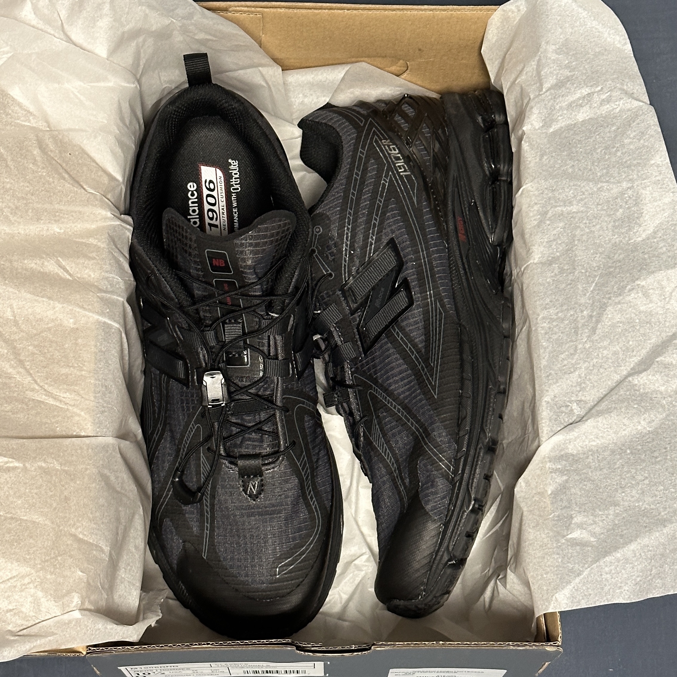 New Balance 1906R Black Magnet 착용 스타일