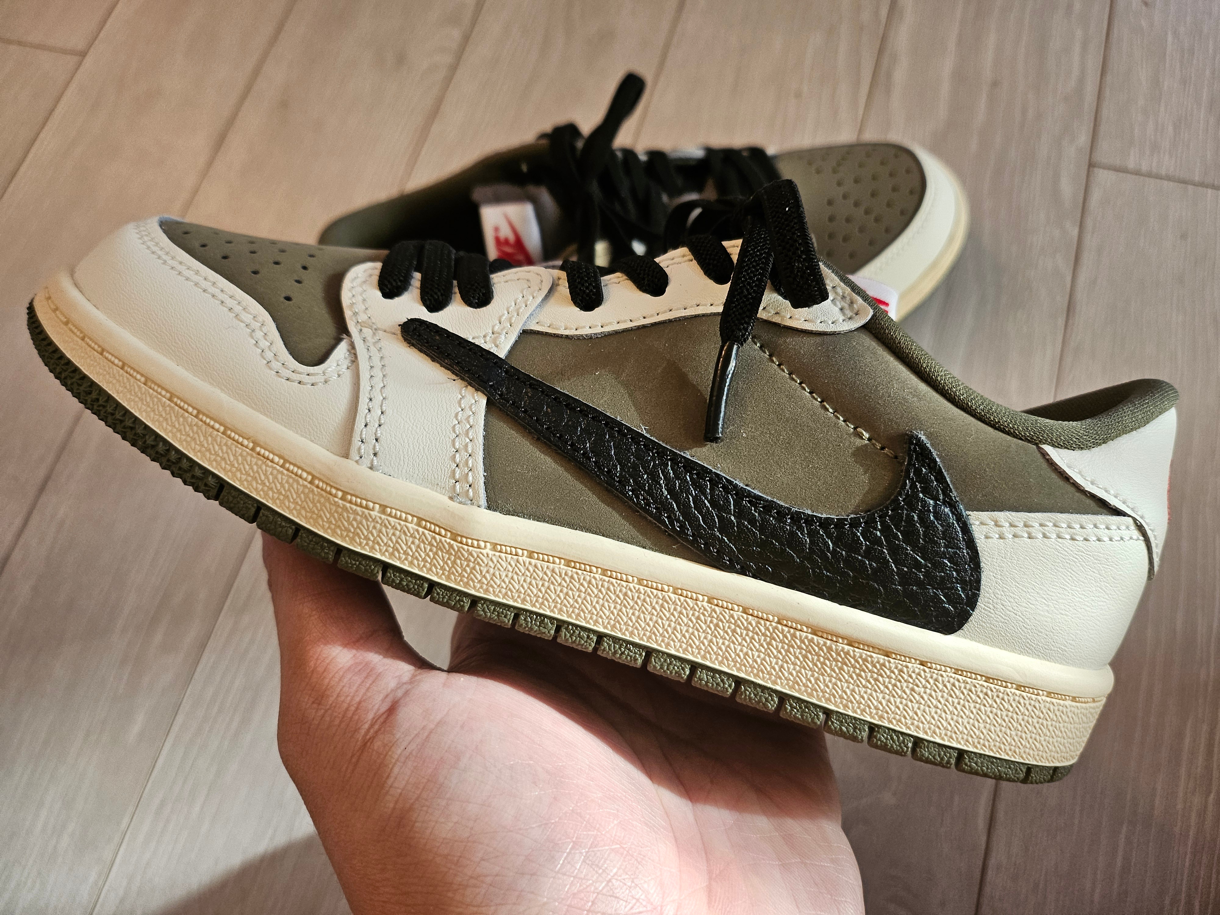 (PS) Jordan 1 x Travis Scott Retro Low OG SP Reverse Olive, Jordan 1 x Travis Scott Retro Low OG SP Reverse Olive 착용 스타일 - 2