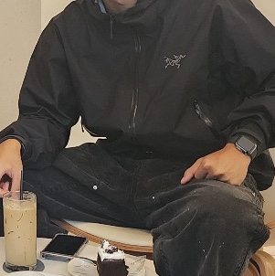 Arc'teryx Beta Jacket Black 착용 스타일