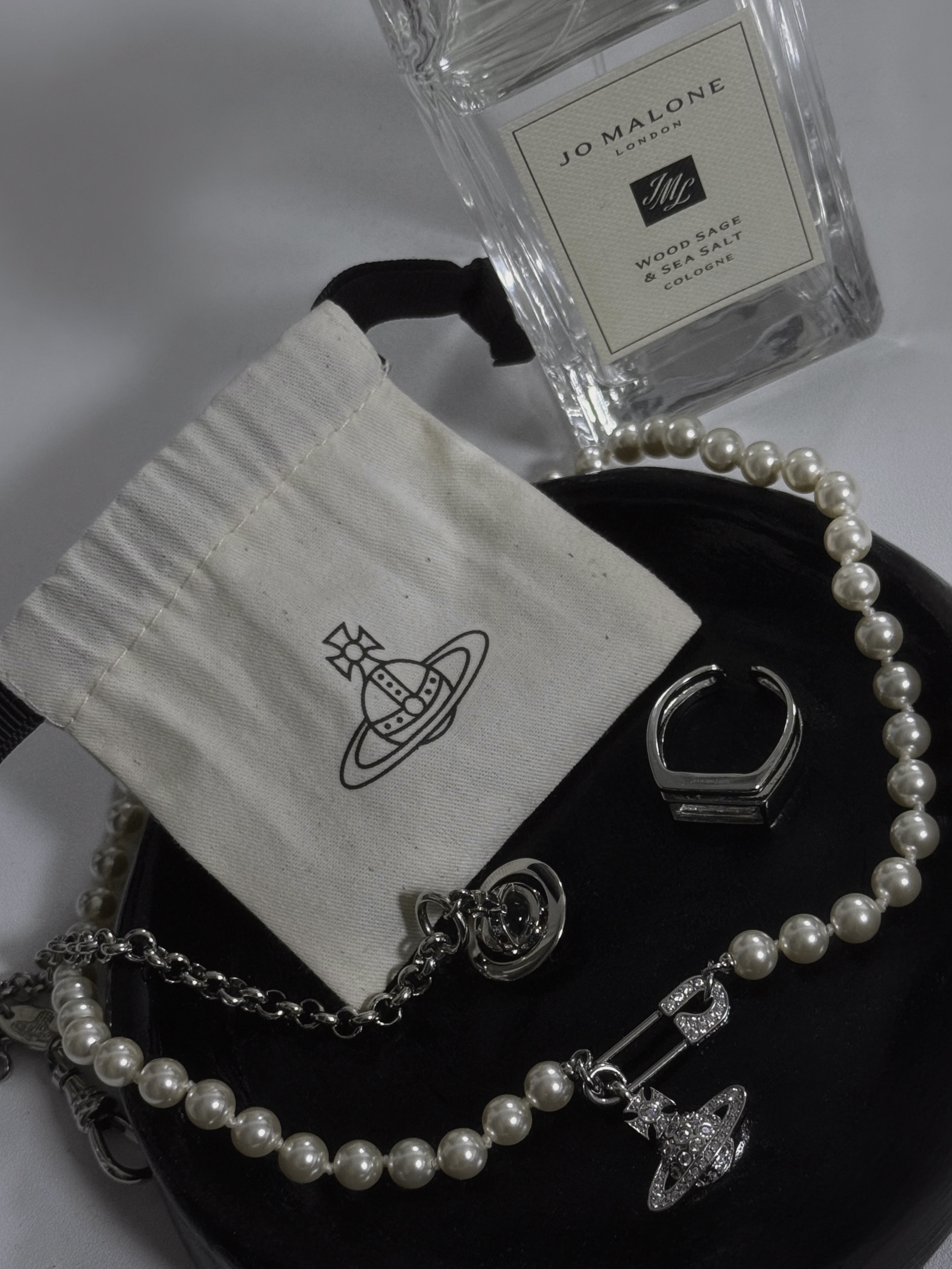 Vivienne Westwood New Petite Orb Bracelet Silver, Sentiments No.285 Ring Silver 착용 스타일 - 1