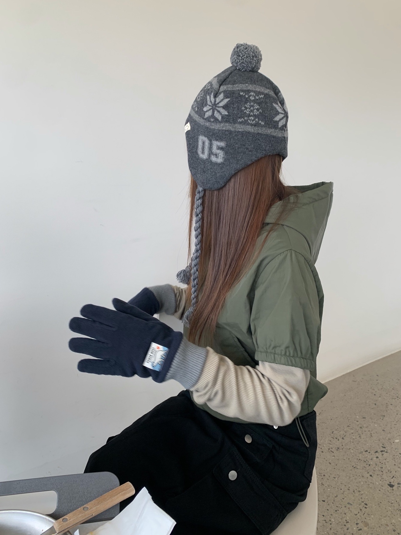 Human Made Fleece Gloves Navy 착용 스타일