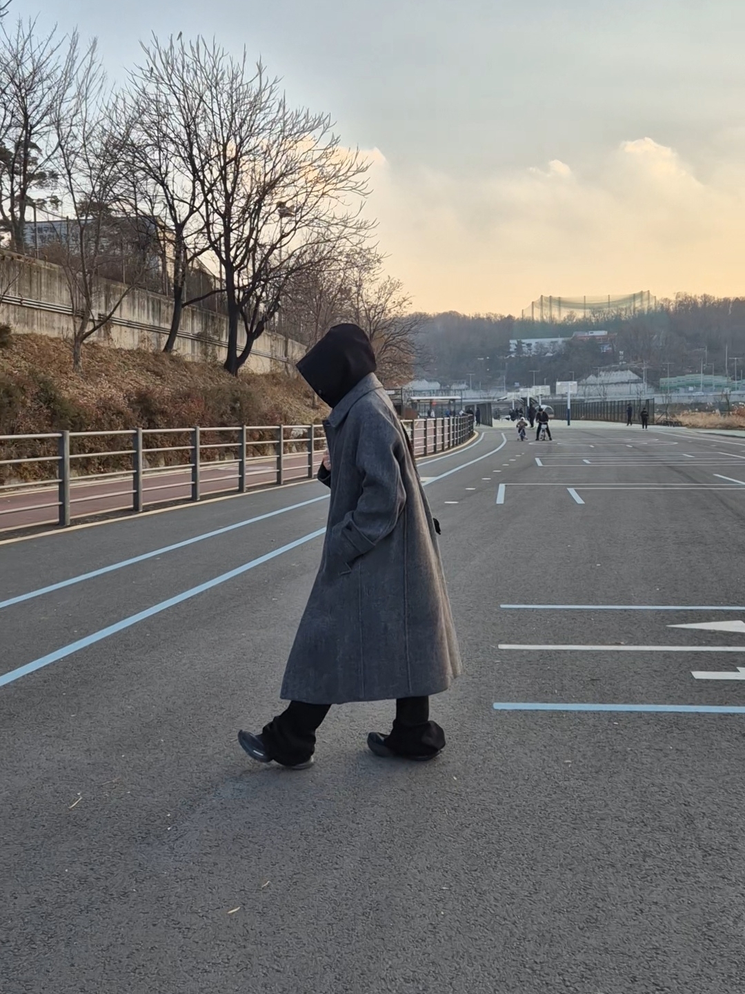 Undermycar Mu.30 Anti Fxxking Logo Play Stretch Flare Black Jeans 착용 스타일 - 1