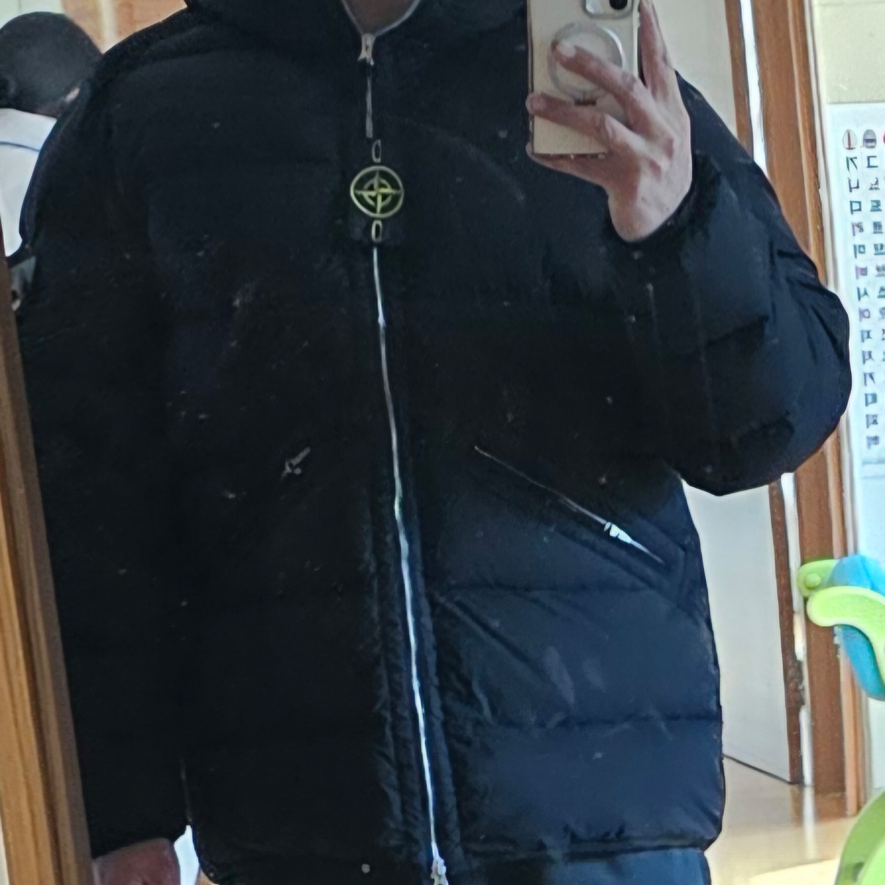 Stone Island 43128 Seamless Tunnel Nylon Down Jacket Black - 24FW 착용 스타일