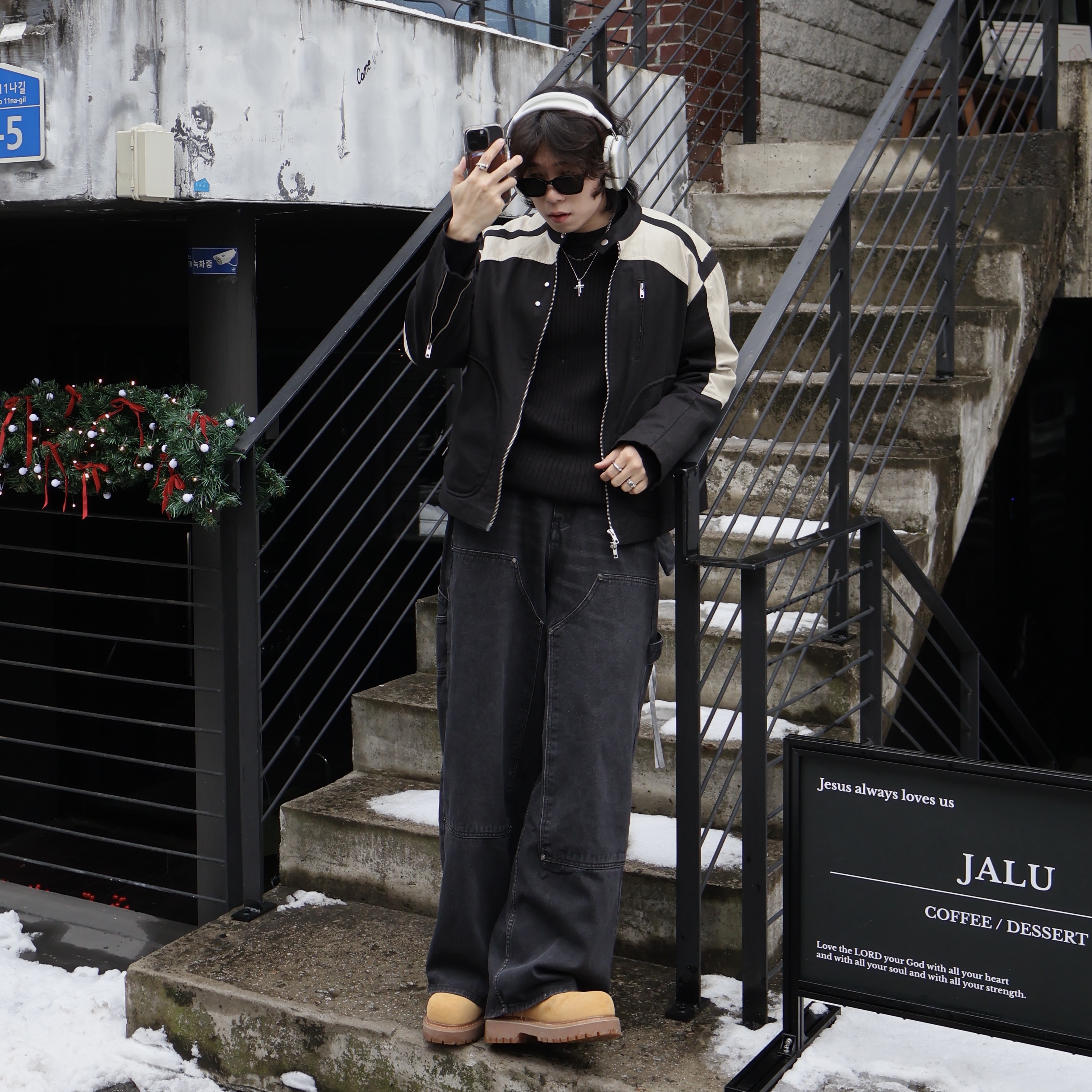 LOSTGARDEN Route Tan, Apple AirPods Max Lightning Silver (Korean Ver.) 착용 스타일 - 1