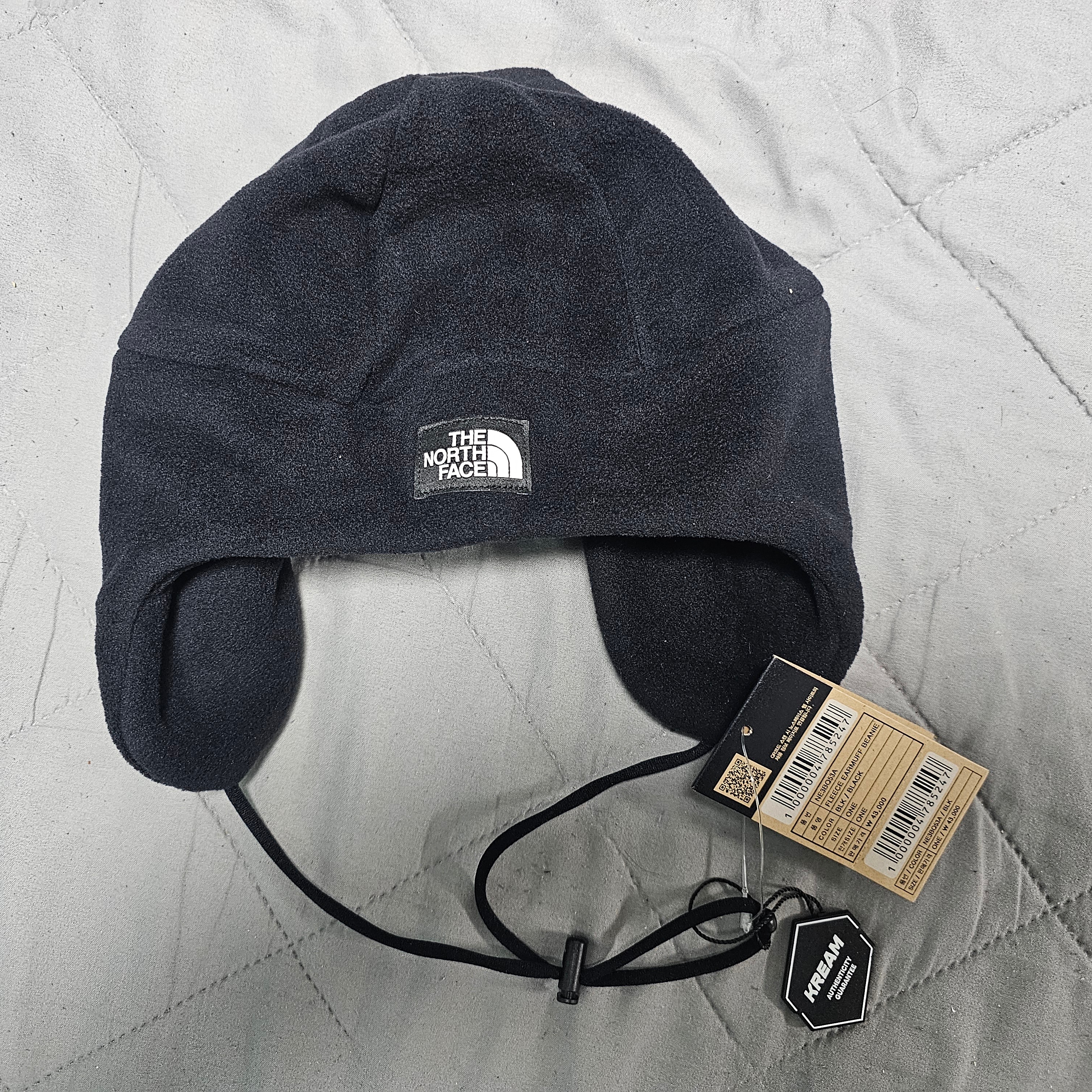 The North Face Fleece Earmuff Beanie Black 착용 스타일
