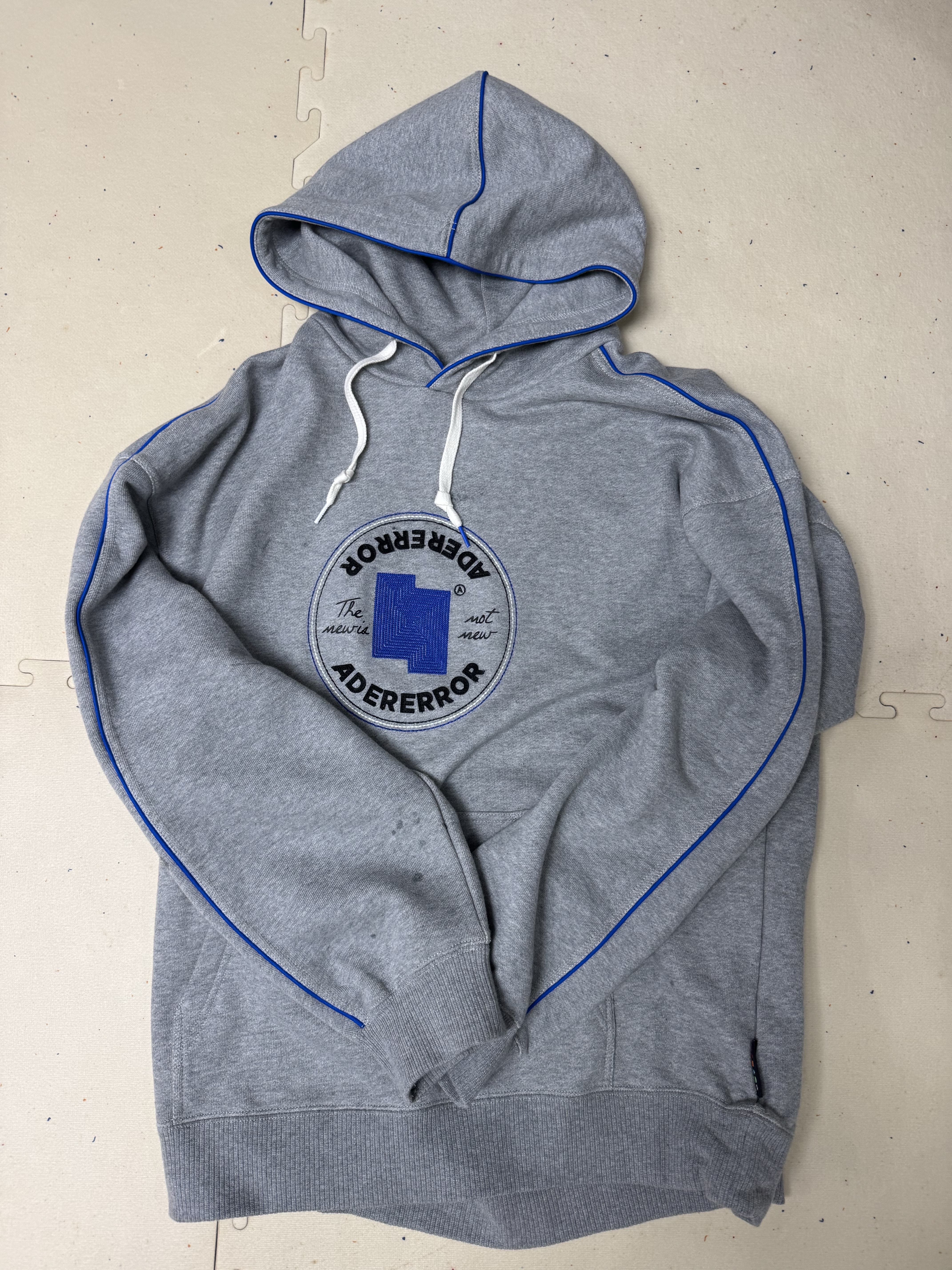 Converse x Ader Error Shapes Pullover Hoodie Vintage Grey Heather 착용 스타일