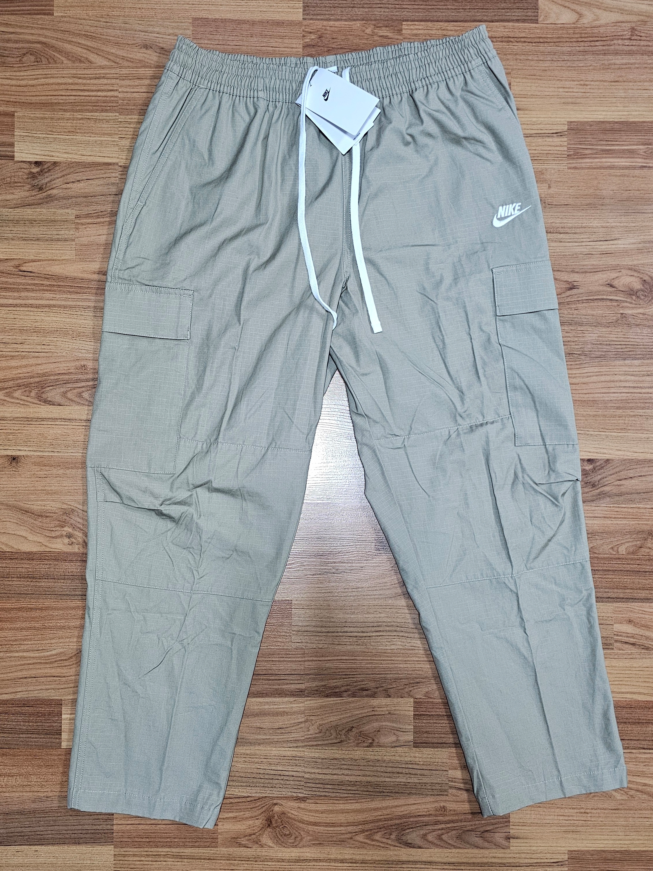 Nike Club Woven Cargo Trousers Khaki - Asia 착용 스타일 - 1