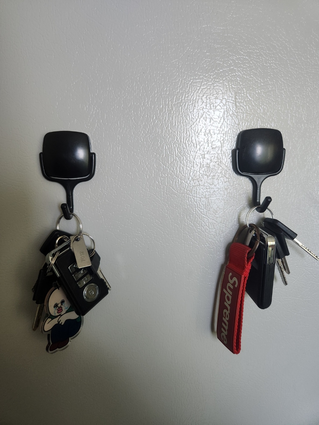 Bbangbbang Tear Keyring, Supreme Webbing Keychain Red - 23SS 착용 스타일