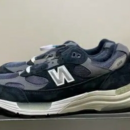 New Balance 992 Made in USA Navy 착용 스타일