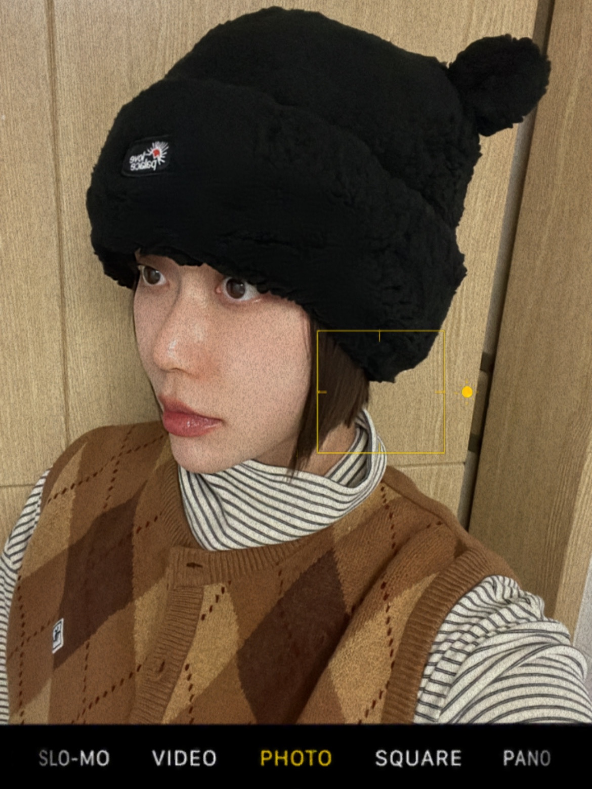 Palace Love Palace Fuzzy Ears Beanie Black - 24FW 착용 스타일 - 1
