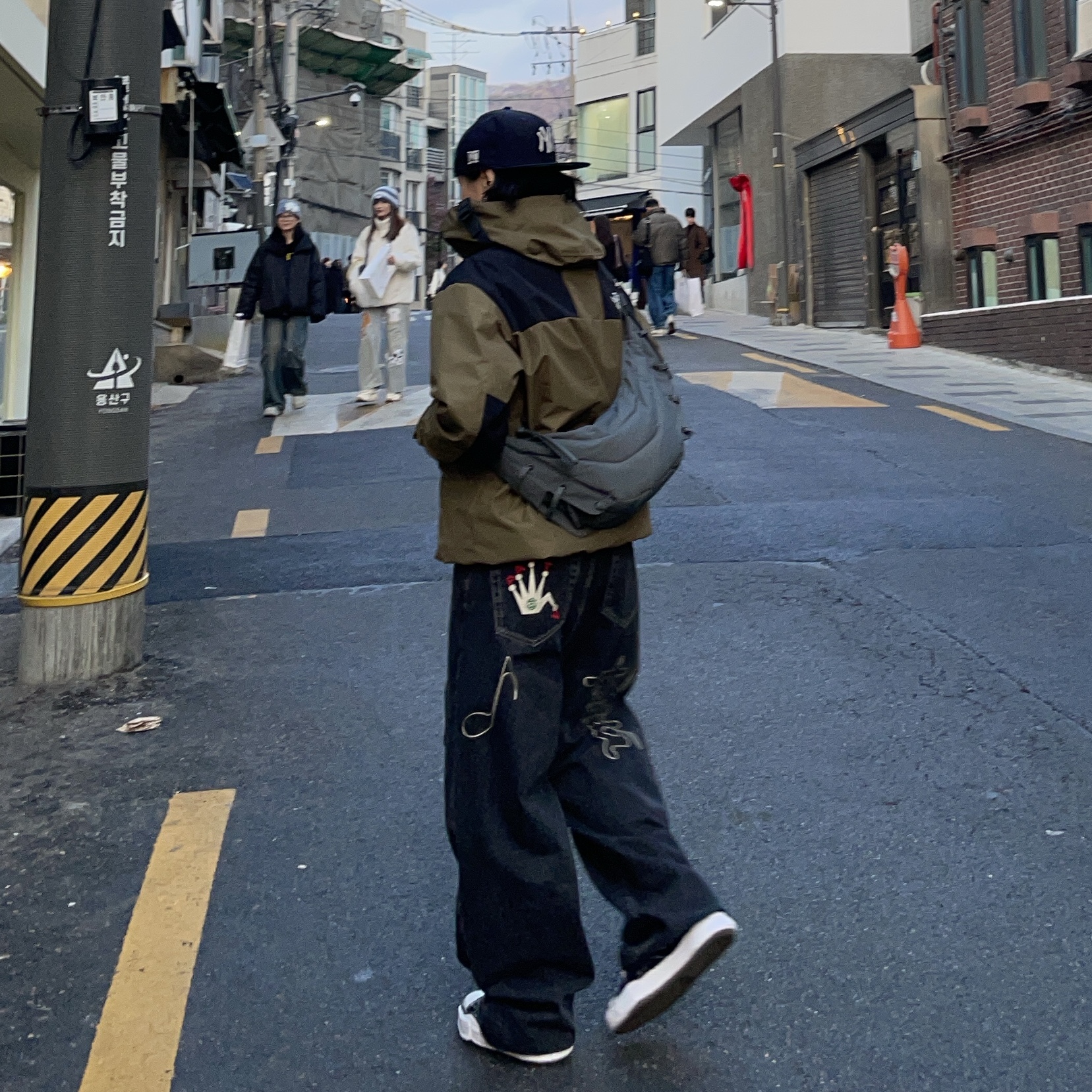 Stussy x Patta Big OL' Jean Black, Maison Mihara Yasuhiro Peterson OG Sole Canvas Low Sneakers Black 착용 스타일 - 2