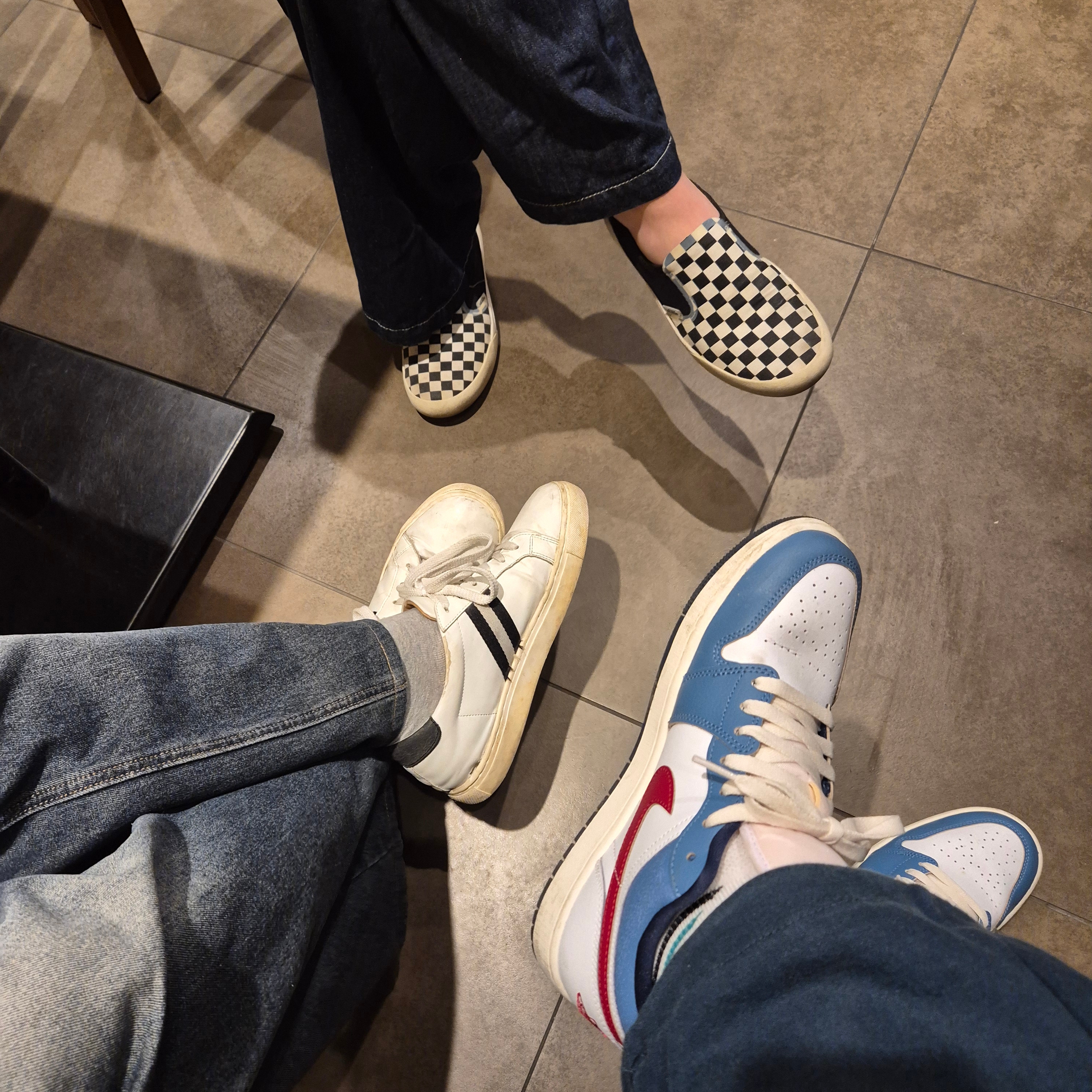 Jordan 1 Low SE Armory Navy 착용 스타일 - 1