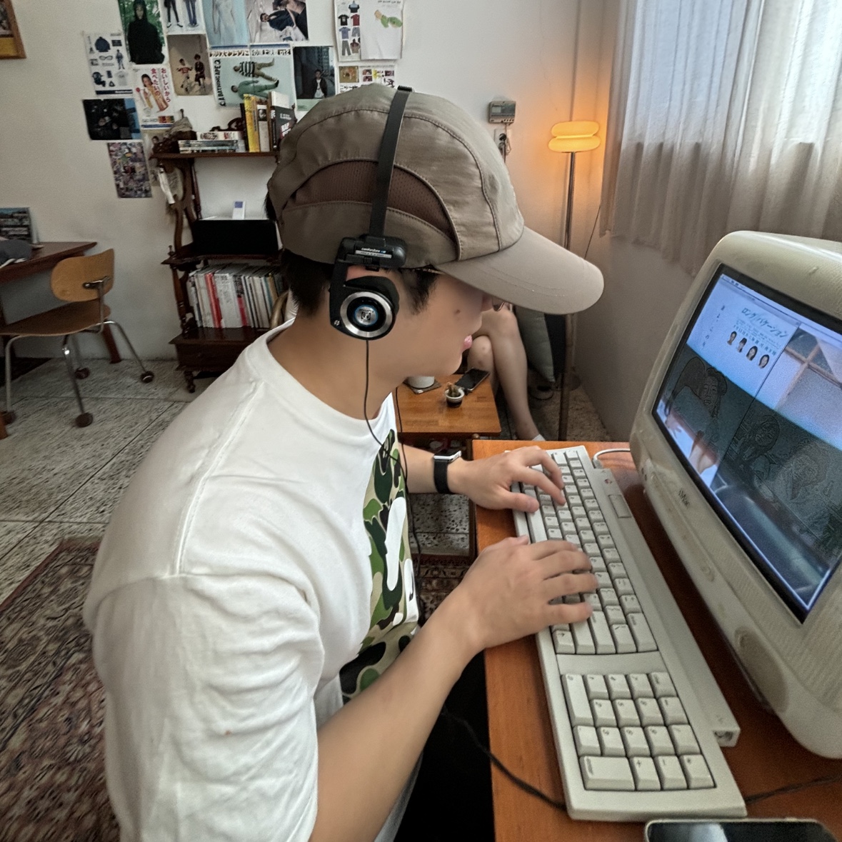 Sansan Gear Nylon Wing Cap Brown - 22FW, BAPE Japan Big Ape Head City T-Shirt White 착용 스타일 - 1