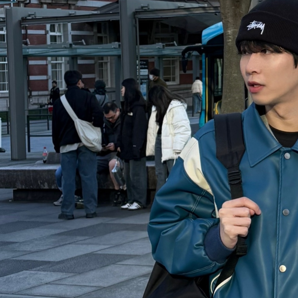 Stussy Stock Cuff Beanie Black 착용 스타일 - 2
