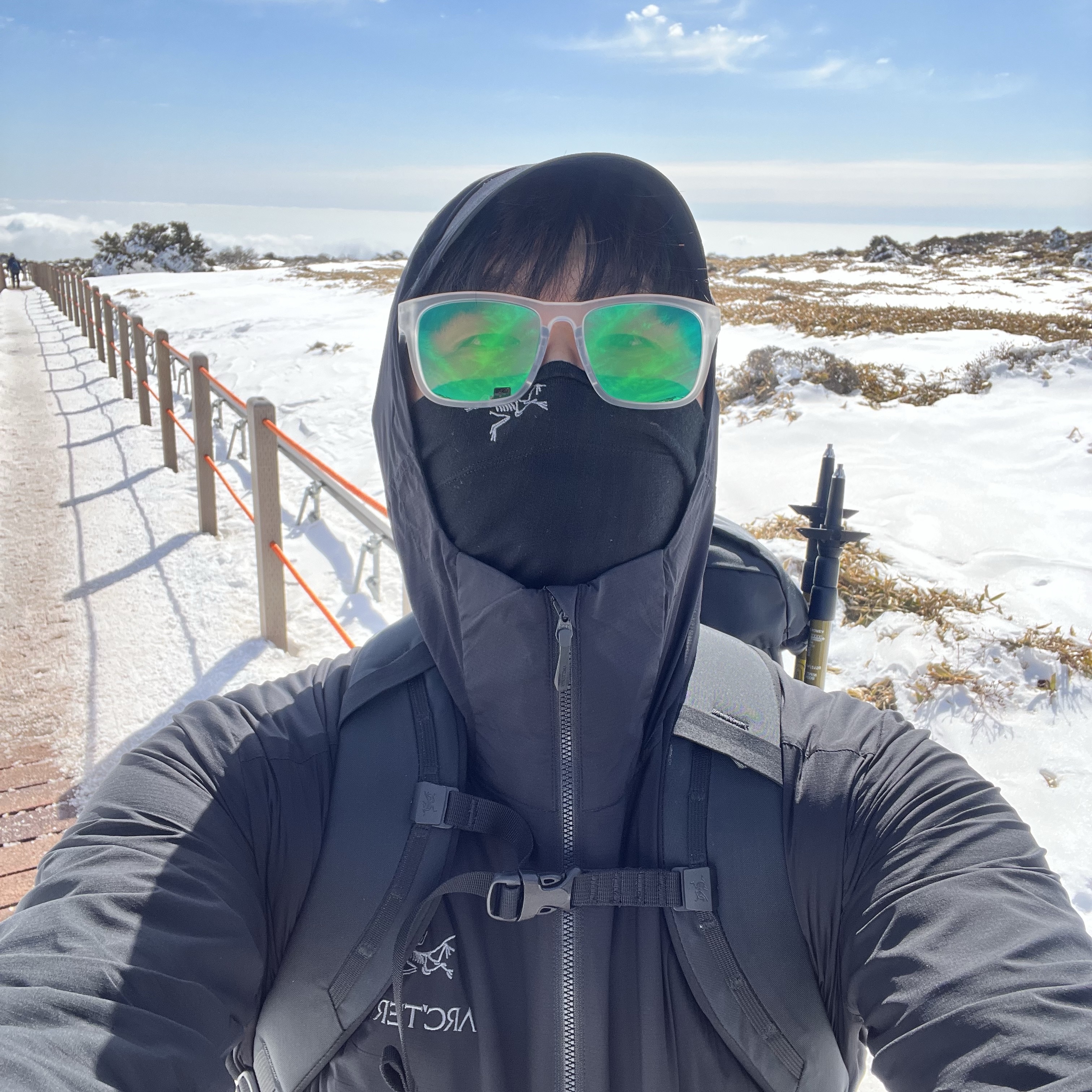 Arc'teryx Atom Hoody Black, Arc'teryx Thorium AR Hoody 24K Black 착용 스타일 - 3