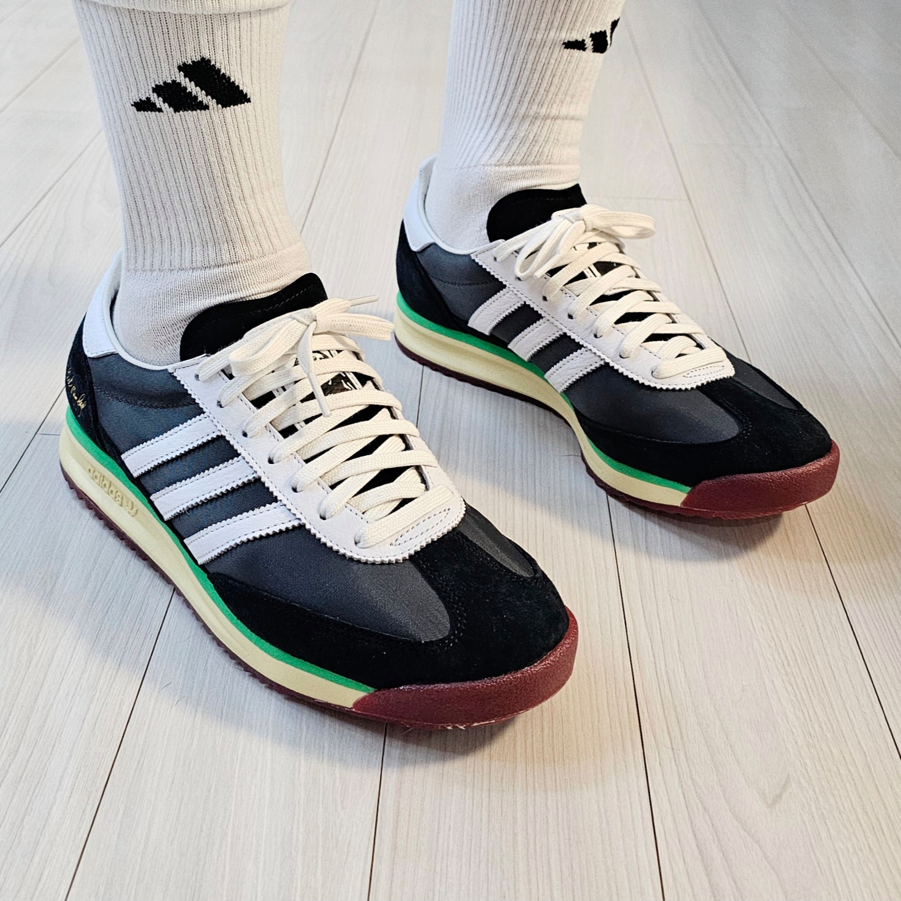 Adidas x Bob Marley SL 72 Core Black Cloud White 착용 스타일 - 2