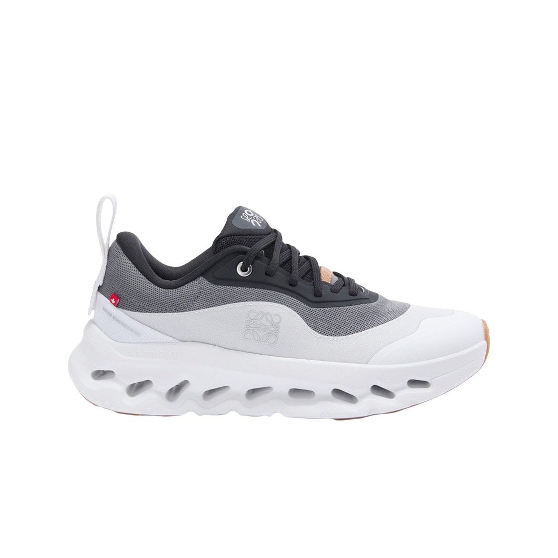 로에베 x 온 러닝 클라우드틸트 2.0 블랙 화이트 검(Loewe x On Running Cloudtilt 2.0 Black White Gum)