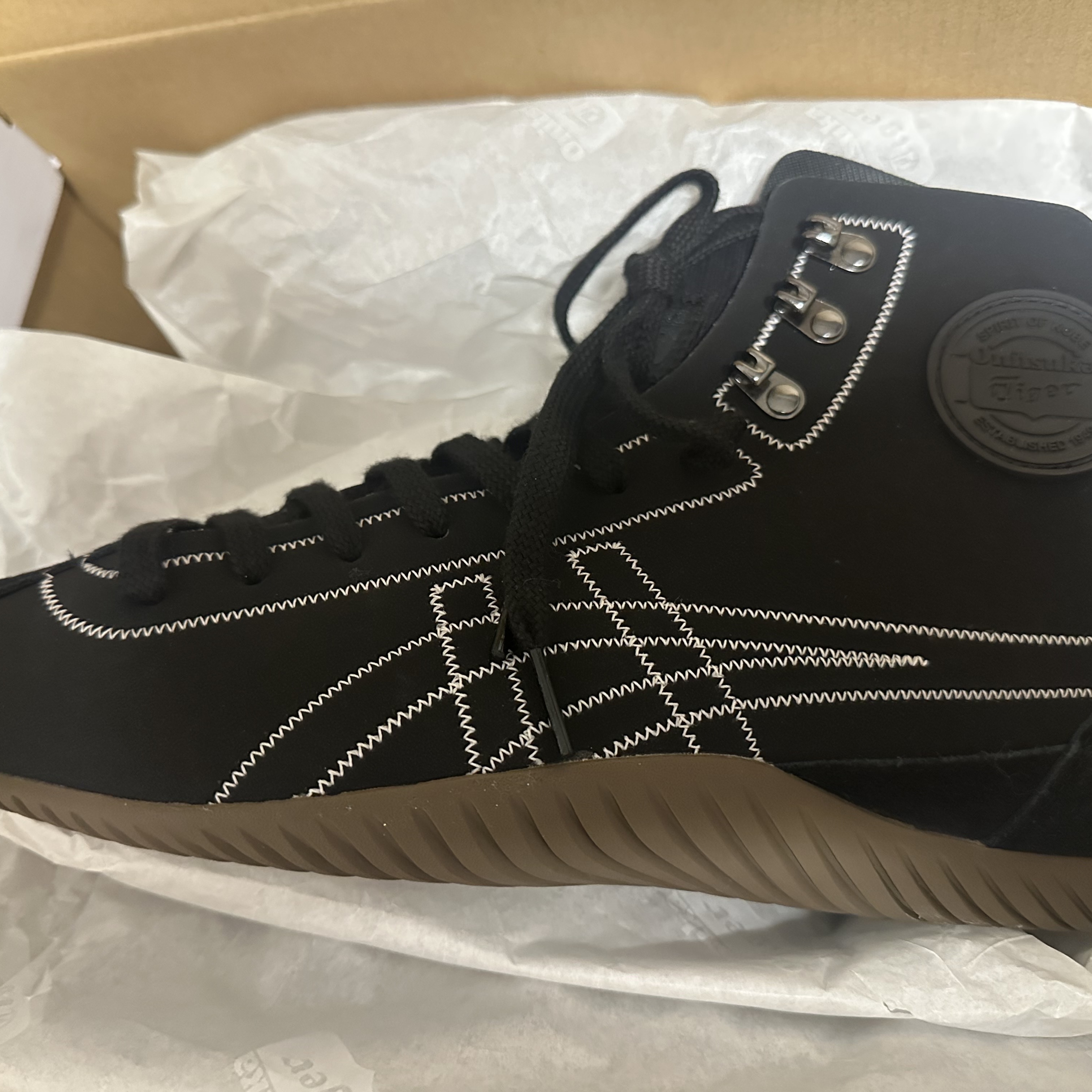 Onitsuka Tiger Sclaw MT Black White 착용 스타일