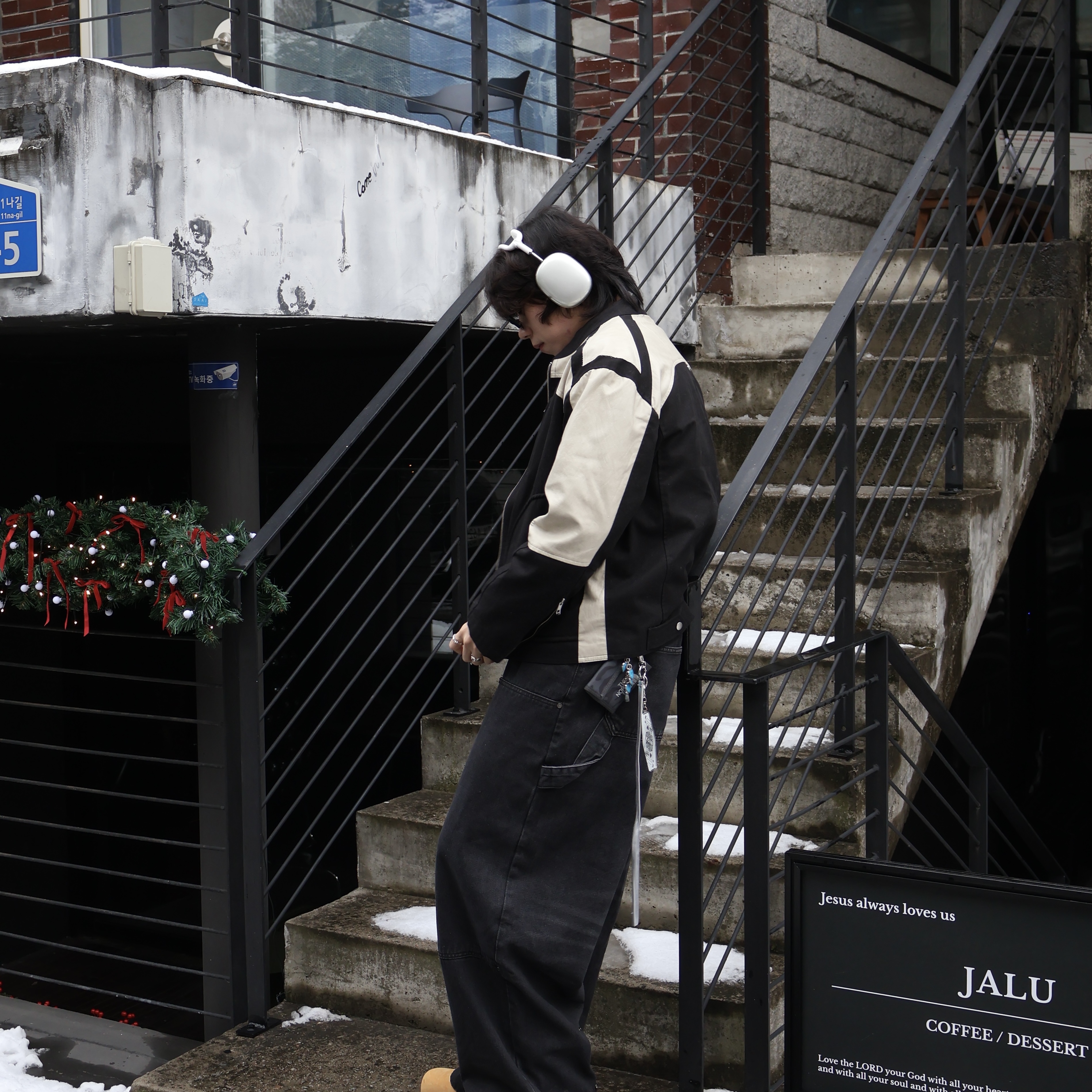 LOSTGARDEN Route Tan, Apple AirPods Max Lightning Silver (Korean Ver.) 착용 스타일 - 4