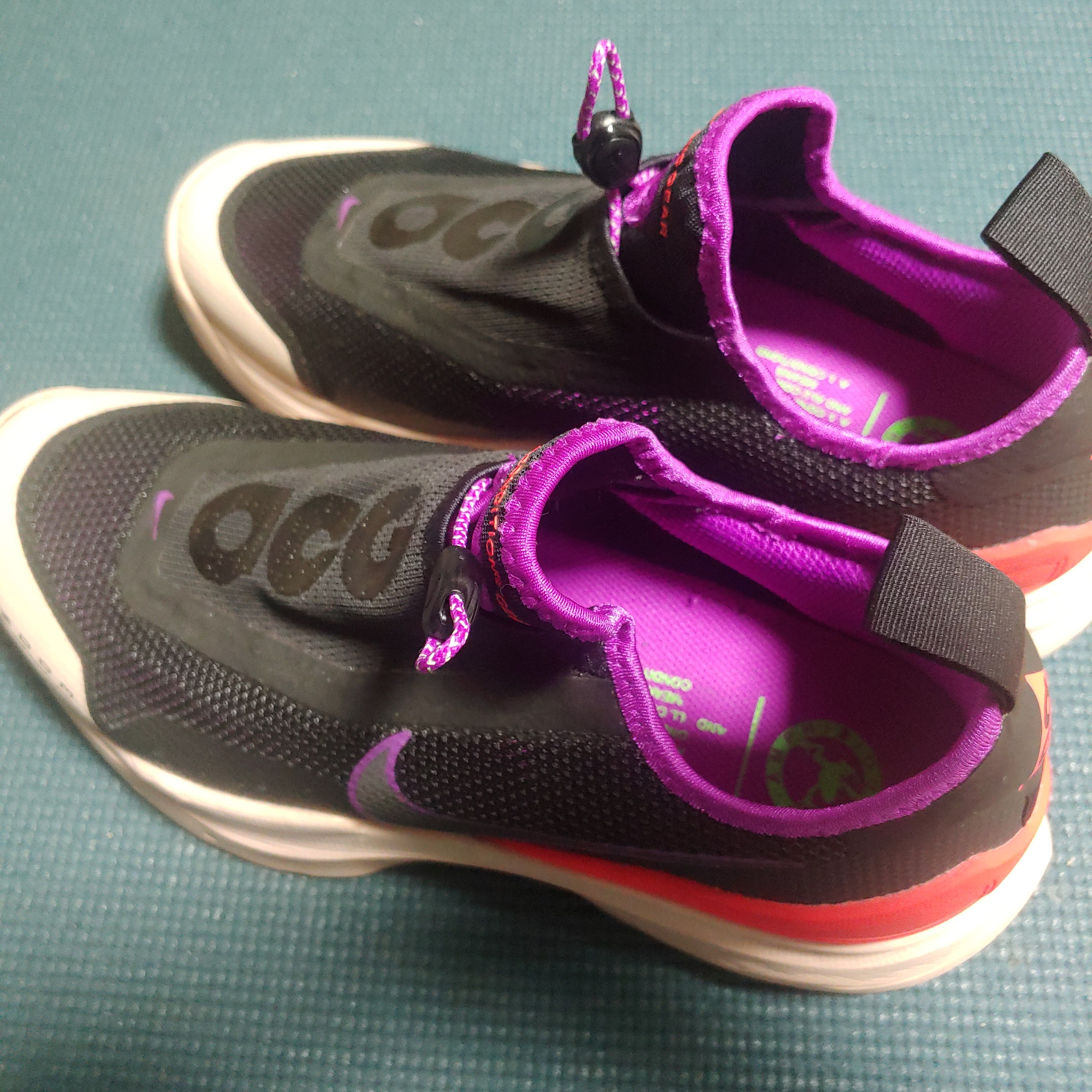 Nike ACG Zoom Air AO Laser Crimson 착용 스타일
