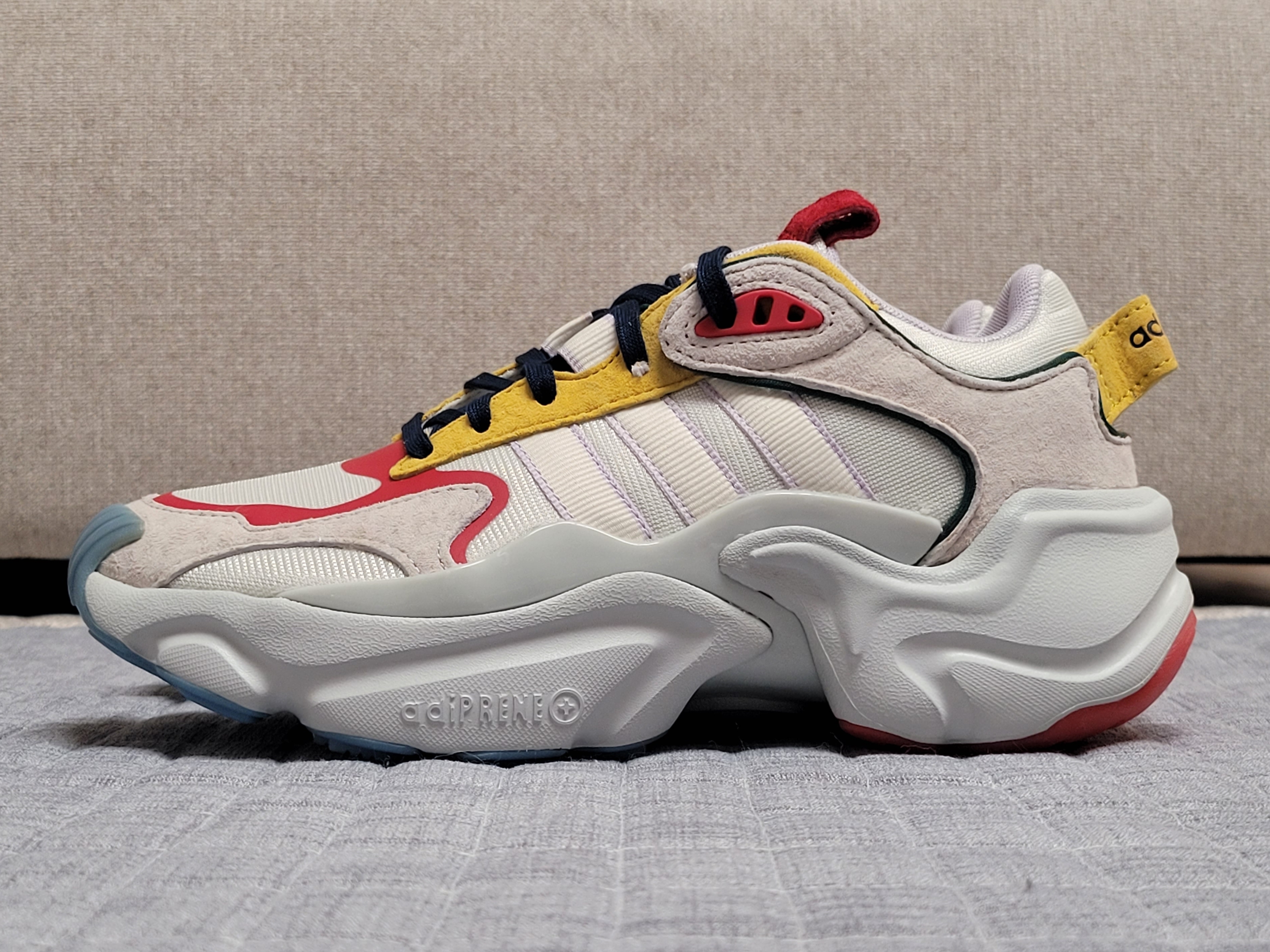 (W) Adidas x Angel Chen Magmur Runner Cloud White Active Red 착용 스타일 - 1