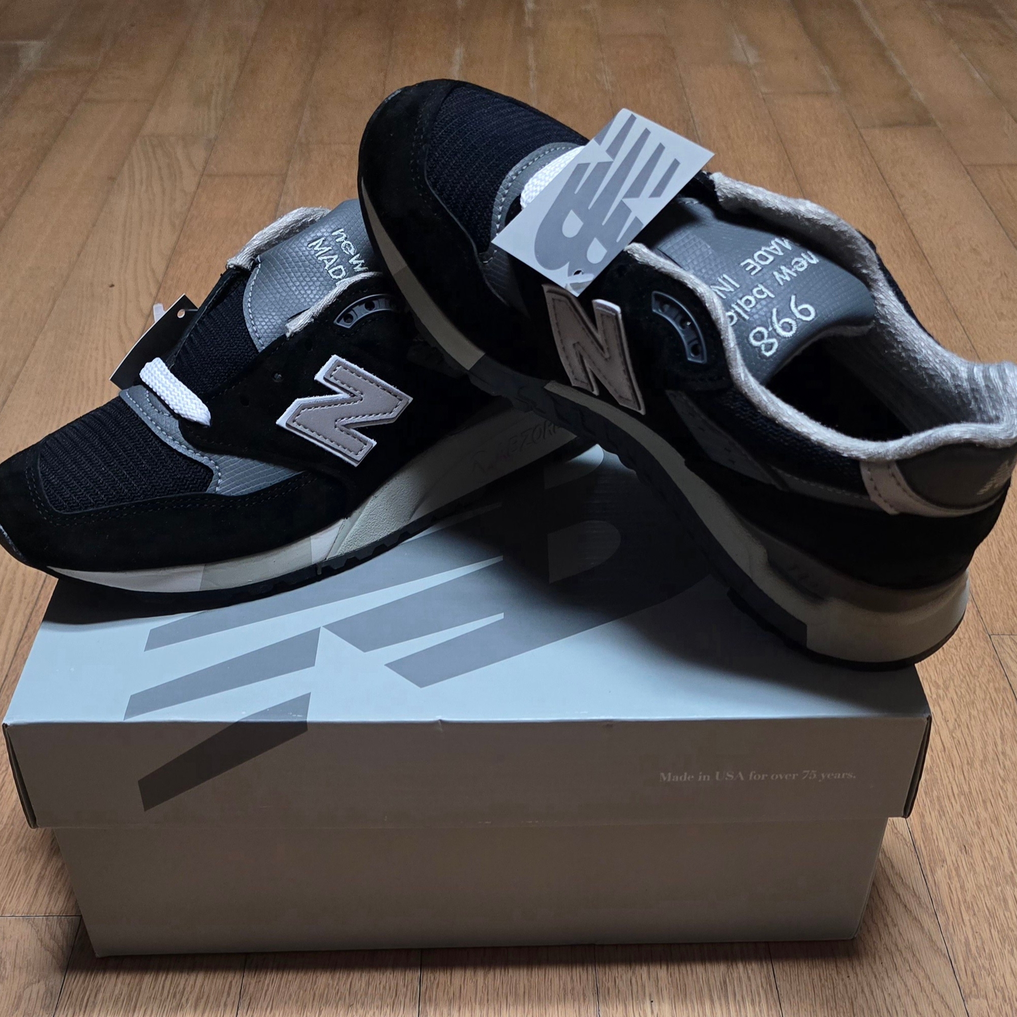 New Balance 998 Made in USA Black Silver 착용 스타일