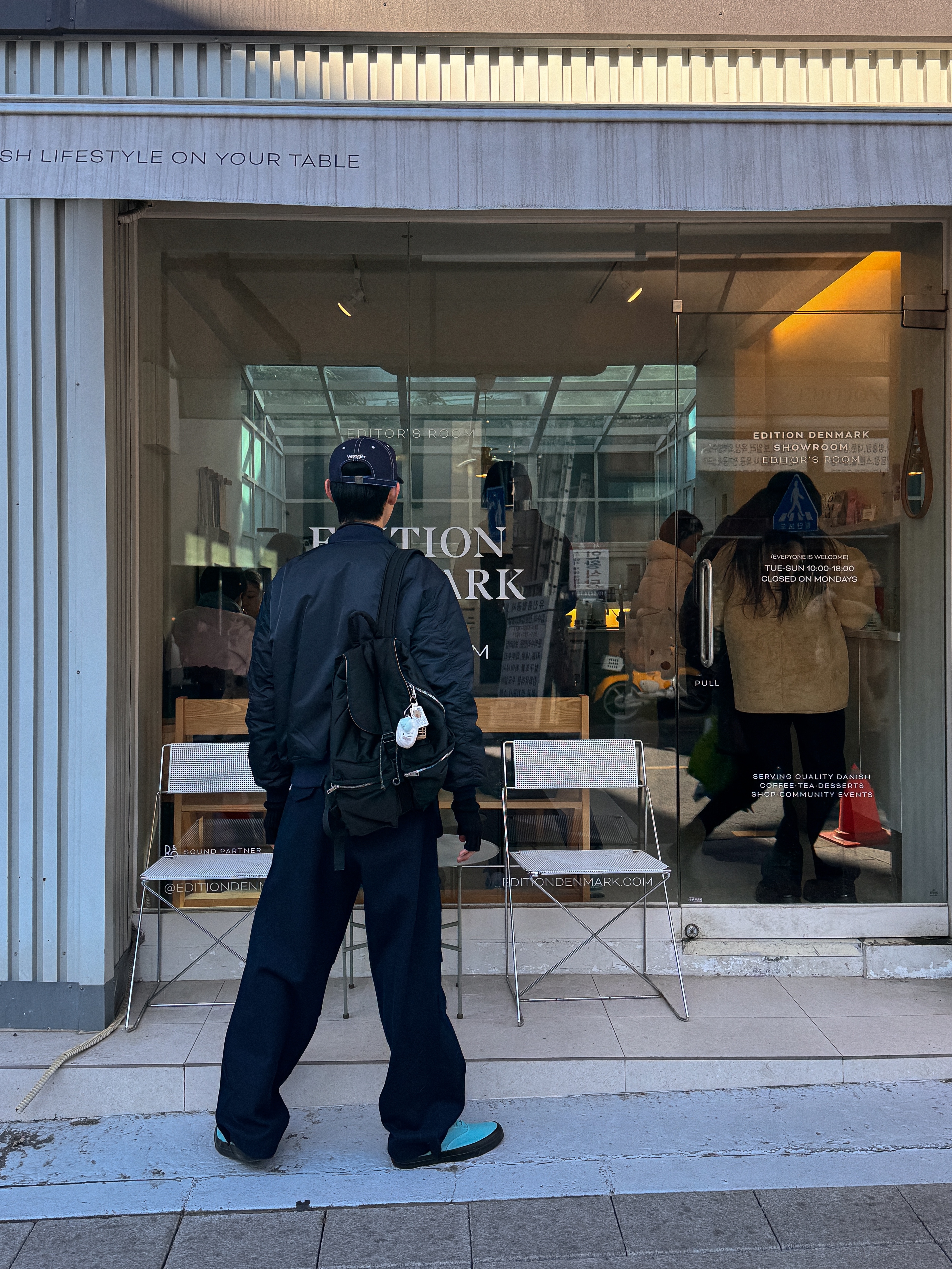 Porter Tanker Backpack Black, Apple AirPods Max Lightning Space Gray (Korean Ver.) 착용 스타일 - 3