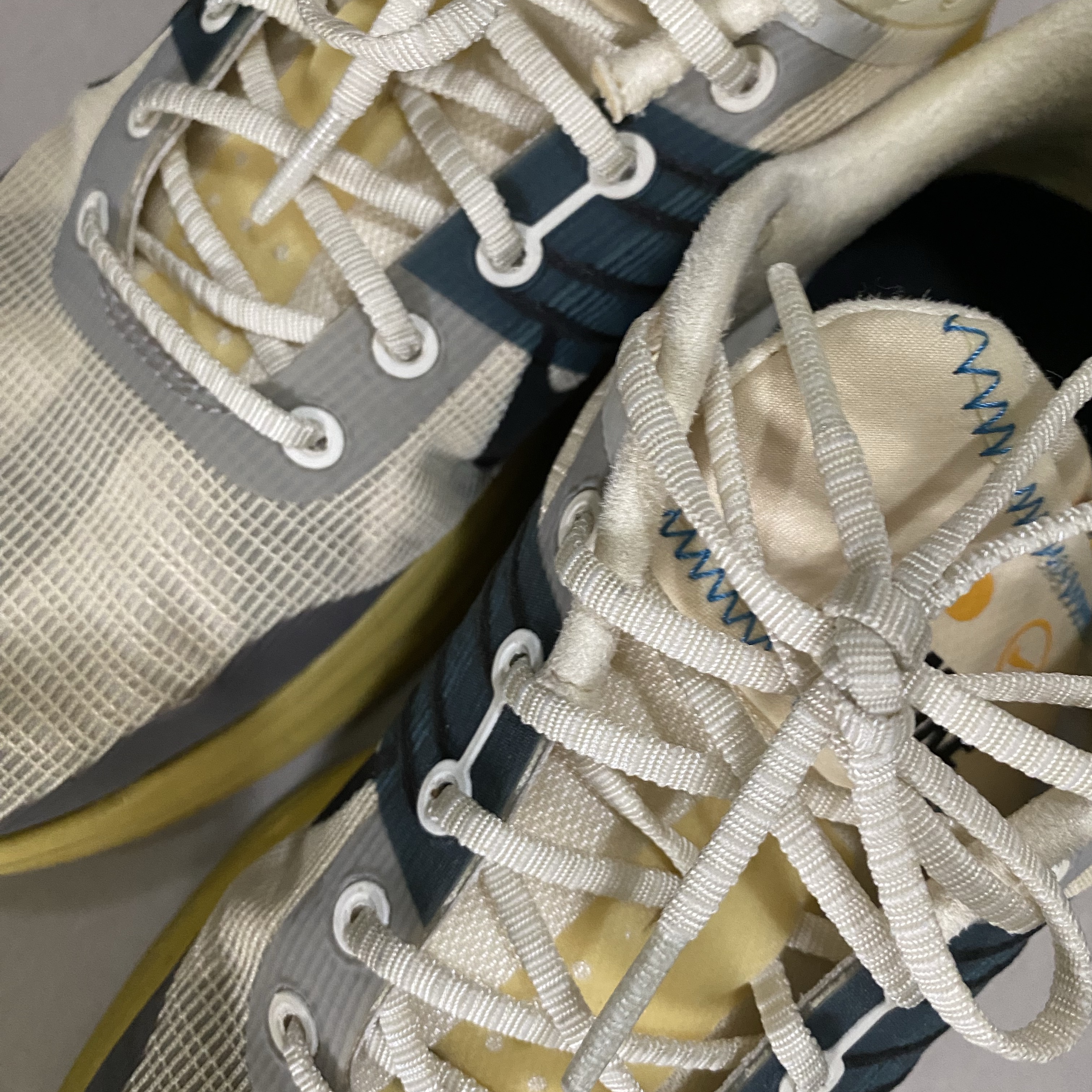 Nike Lunar Roam Alabaster and Green Abyss 착용 스타일