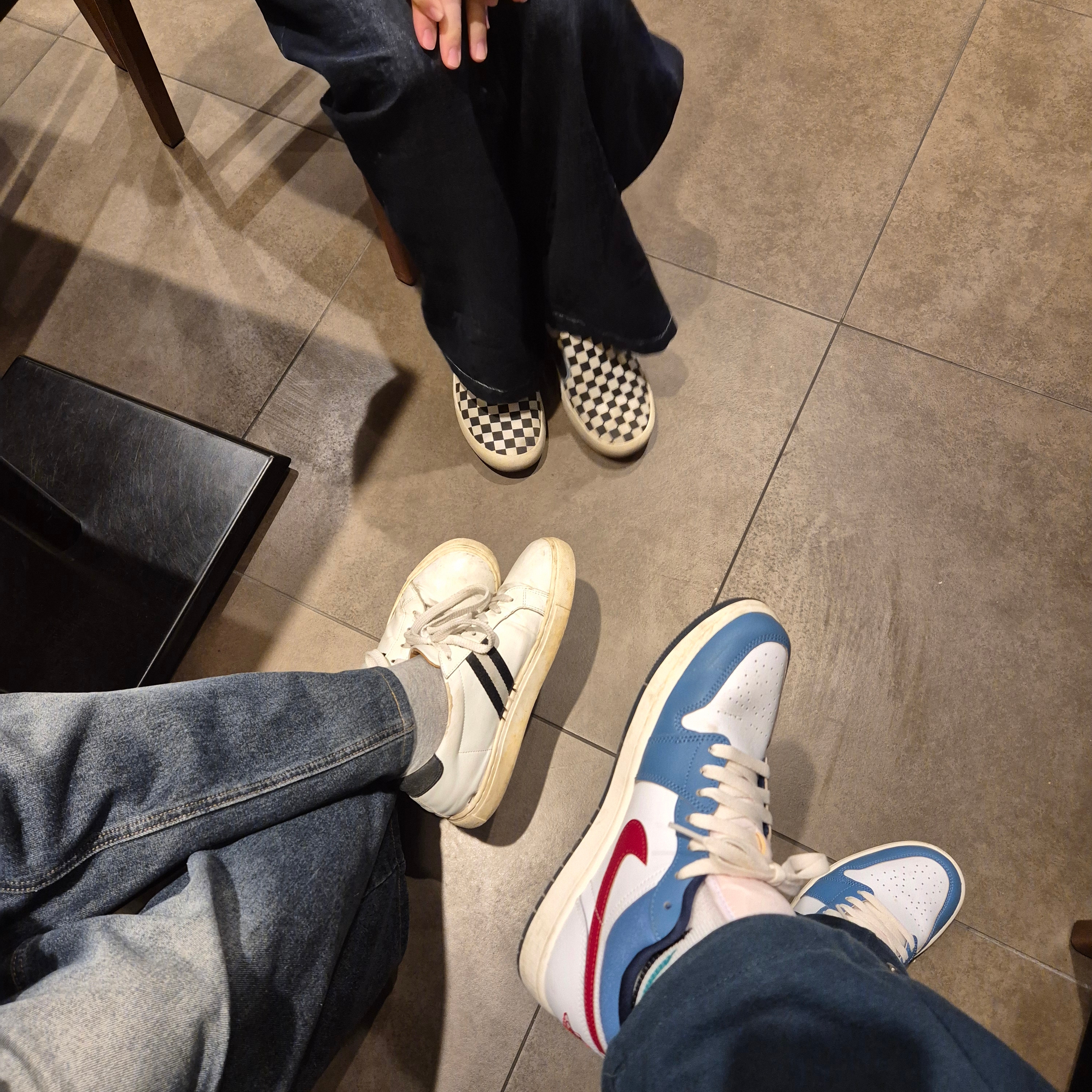 Jordan 1 Low SE Armory Navy 착용 스타일 - 2