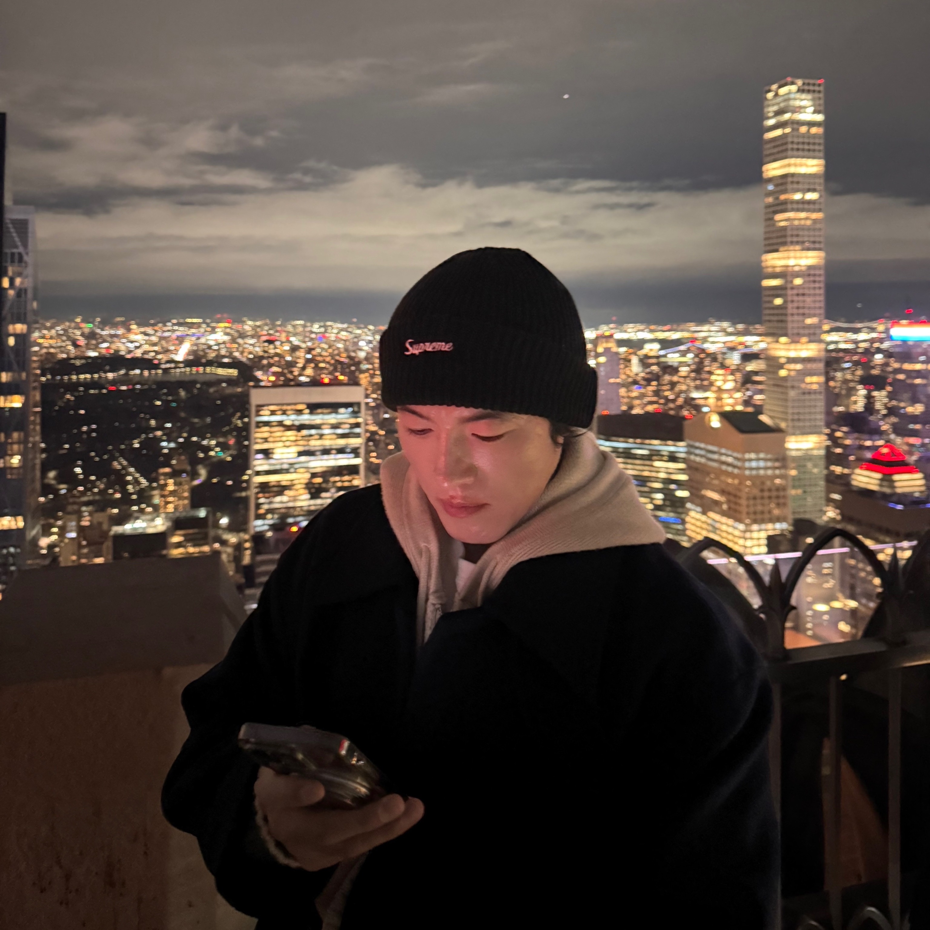 Supreme Loose Gauge Beanie Black 착용 스타일
