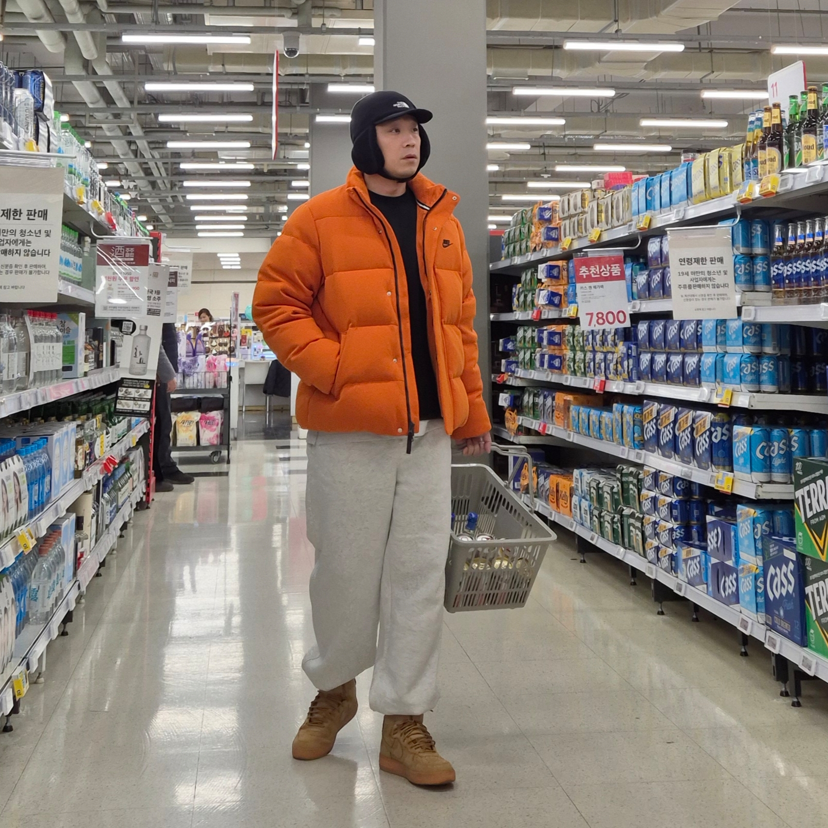 Nike Air Force 1 High '07 LV8 WB Flax, Nike NSW Tech Oversized Puffer Jacket Campfire Orange - Asia 착용 스타일 - 1
