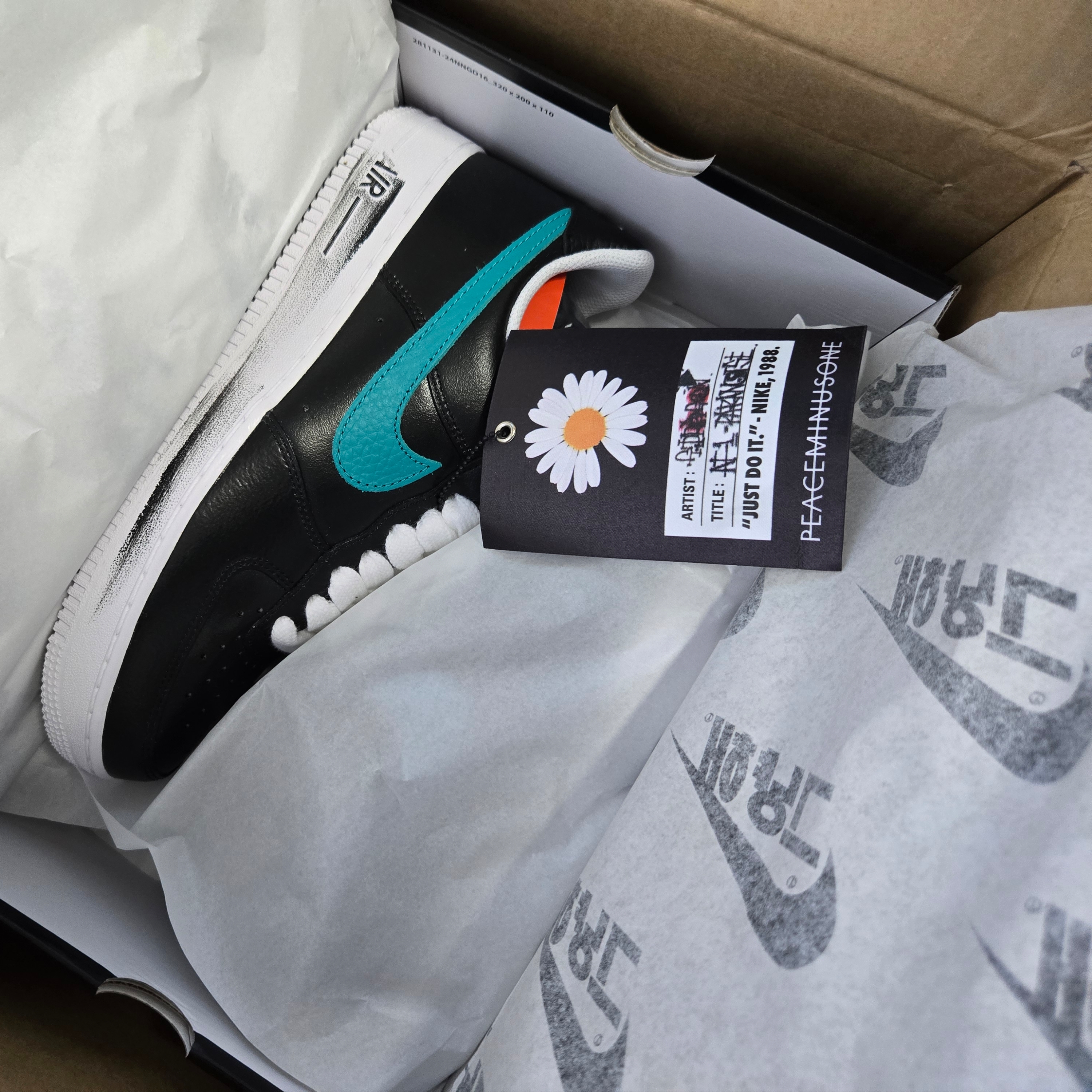 Nike x Peaceminusone Air Force 1 Low Para-Noise 3.0 Black and Multicolor 착용 스타일