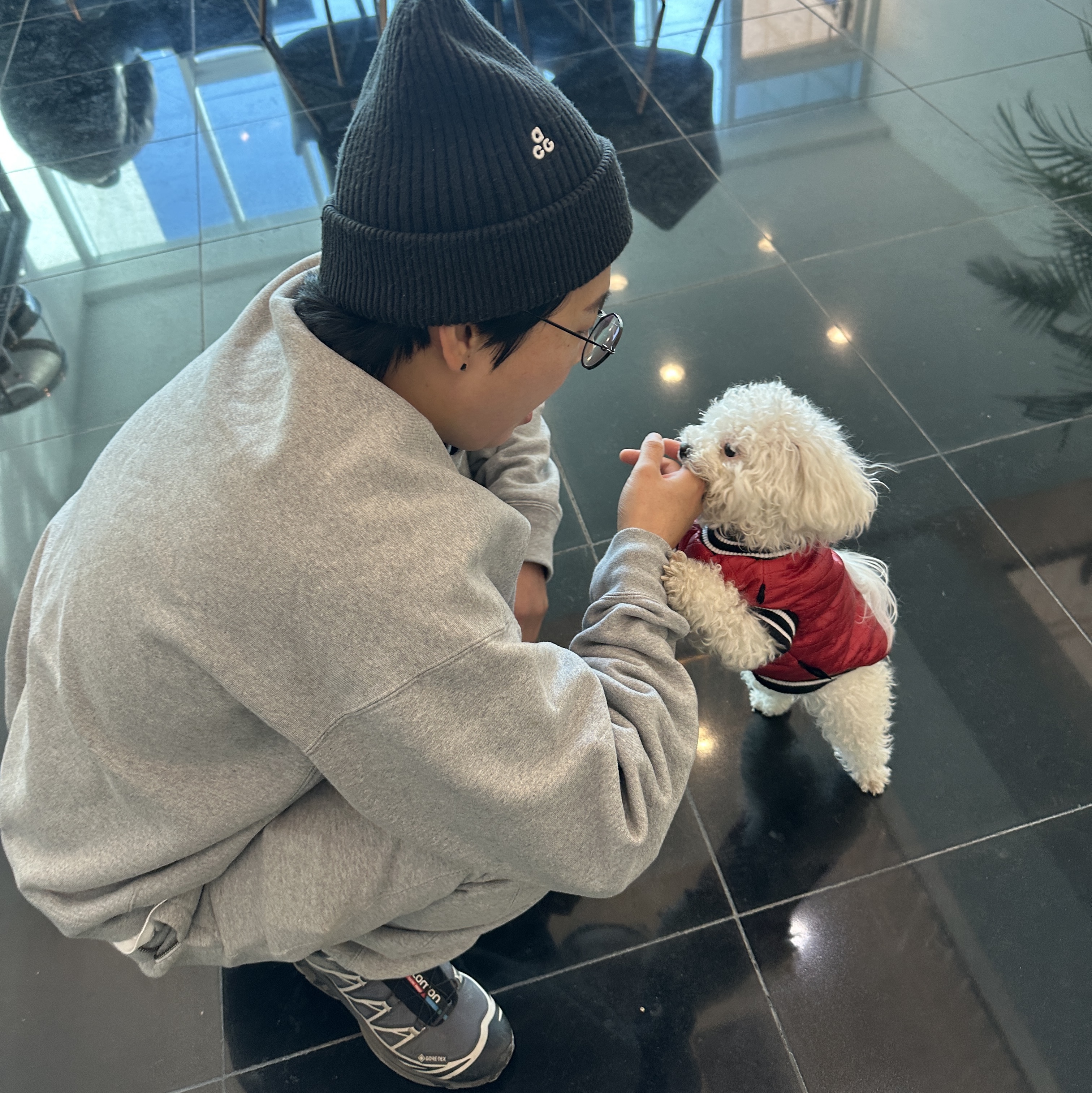 Nike NRG ACG Cuffed Beanie Black, Nike NRG Solo Swoosh Fleece Pants Dark Grey Heather - Asia 착용 스타일