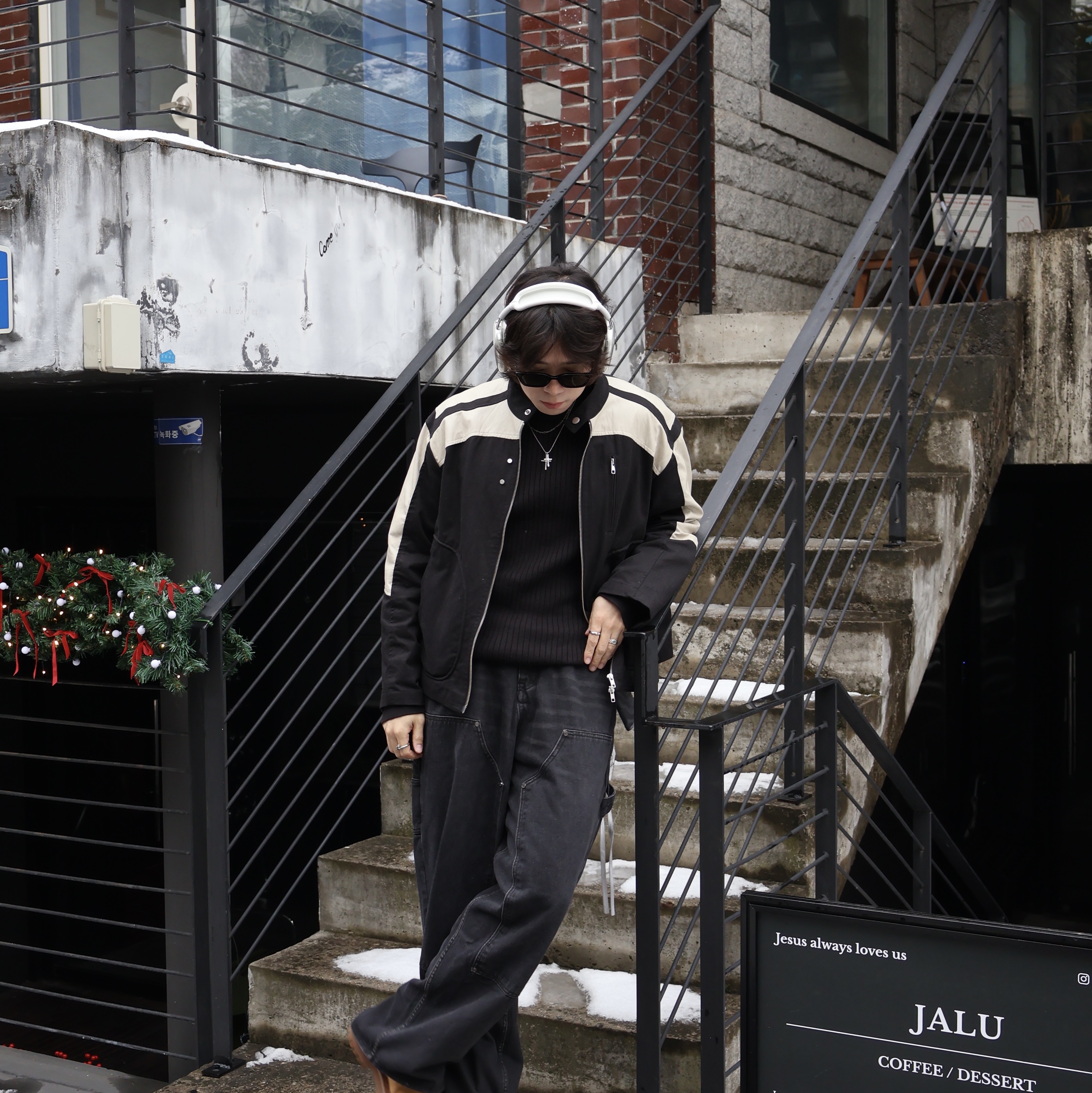 LOSTGARDEN Route Tan, Apple AirPods Max Lightning Silver (Korean Ver.) 착용 스타일 - 2